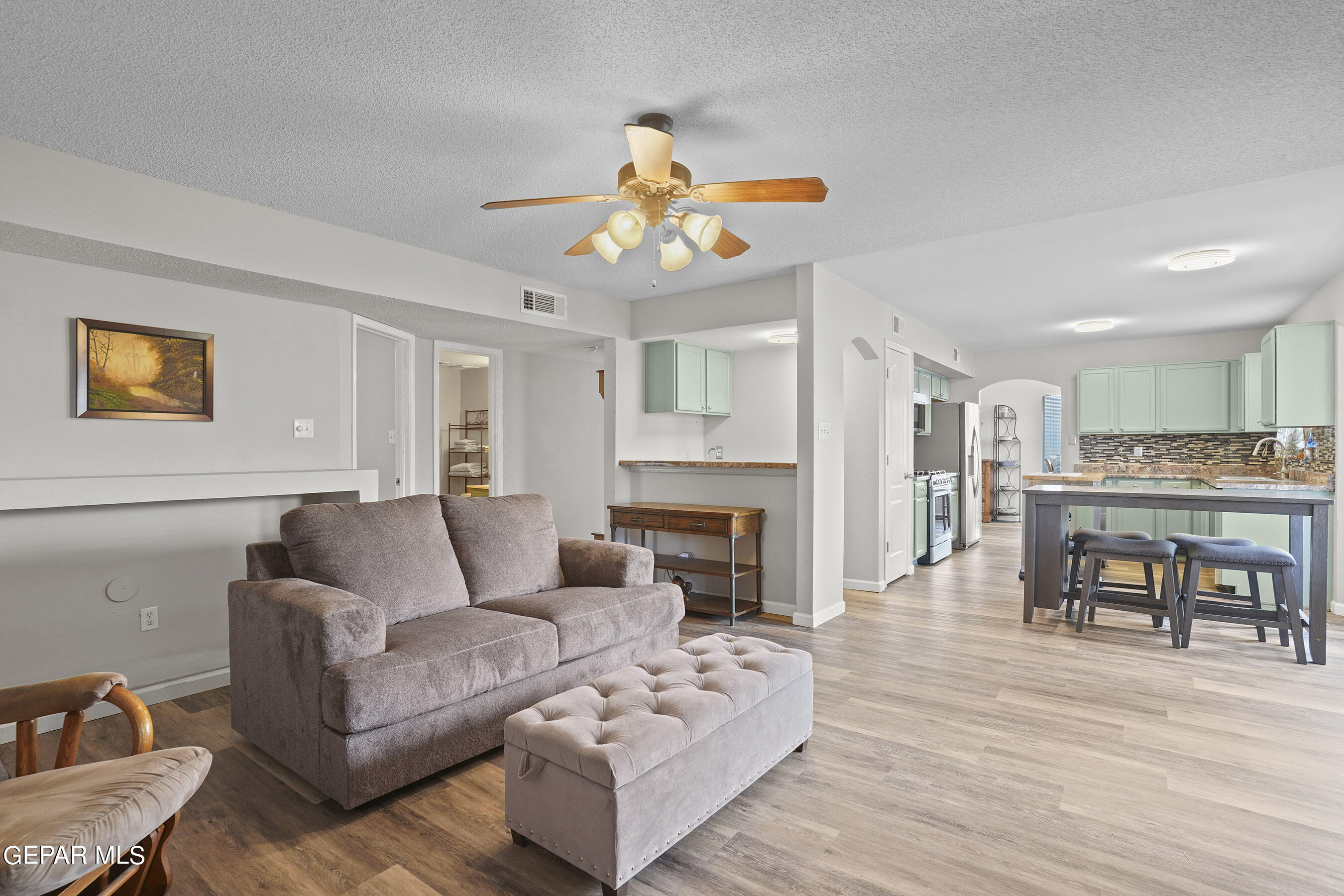 11241 NORTHVIEW Street