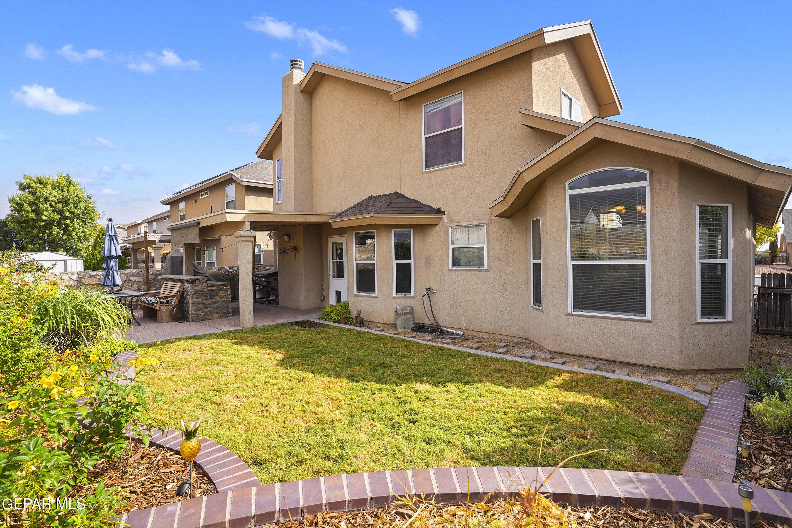 11241 NORTHVIEW Street