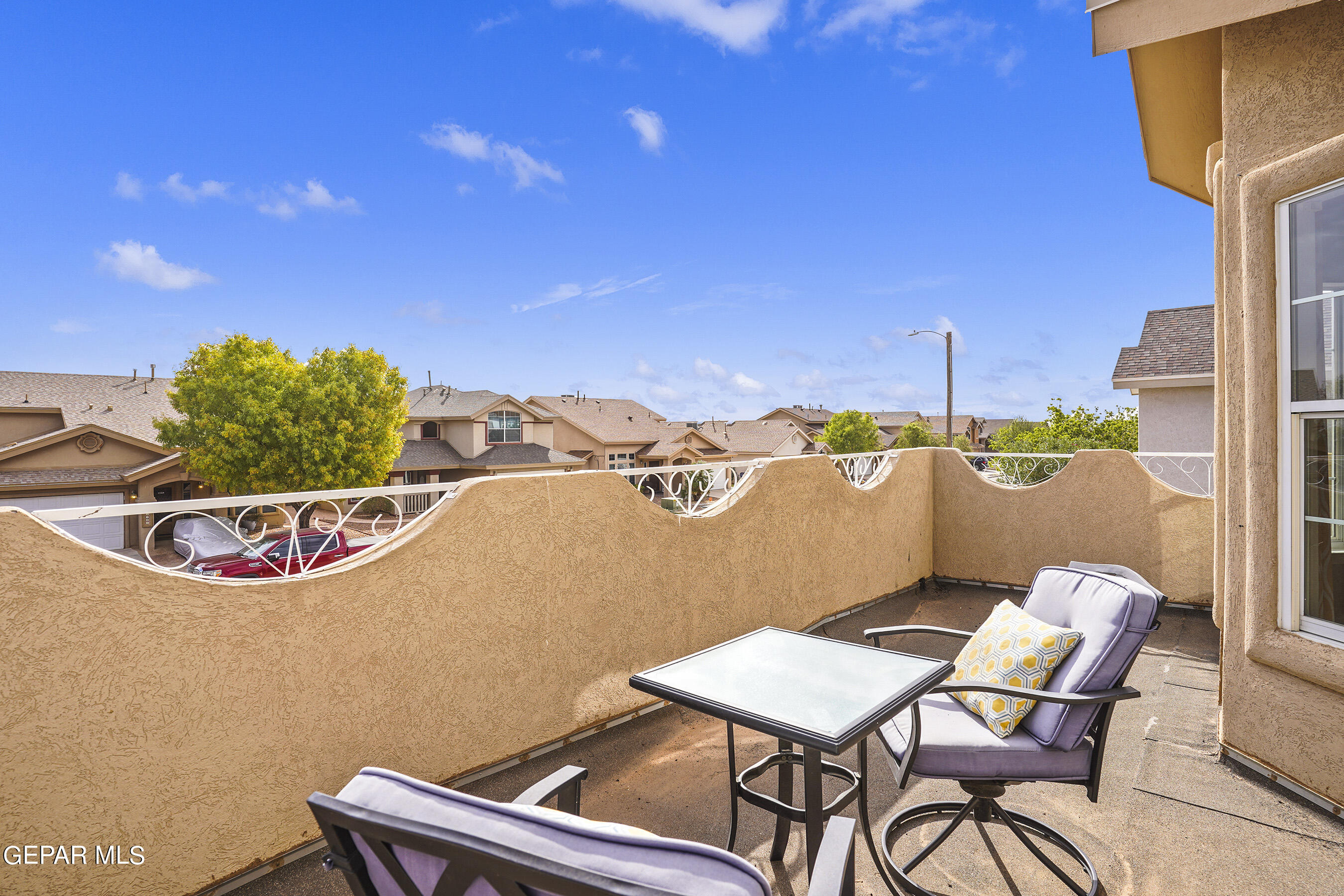 11241 NORTHVIEW Street