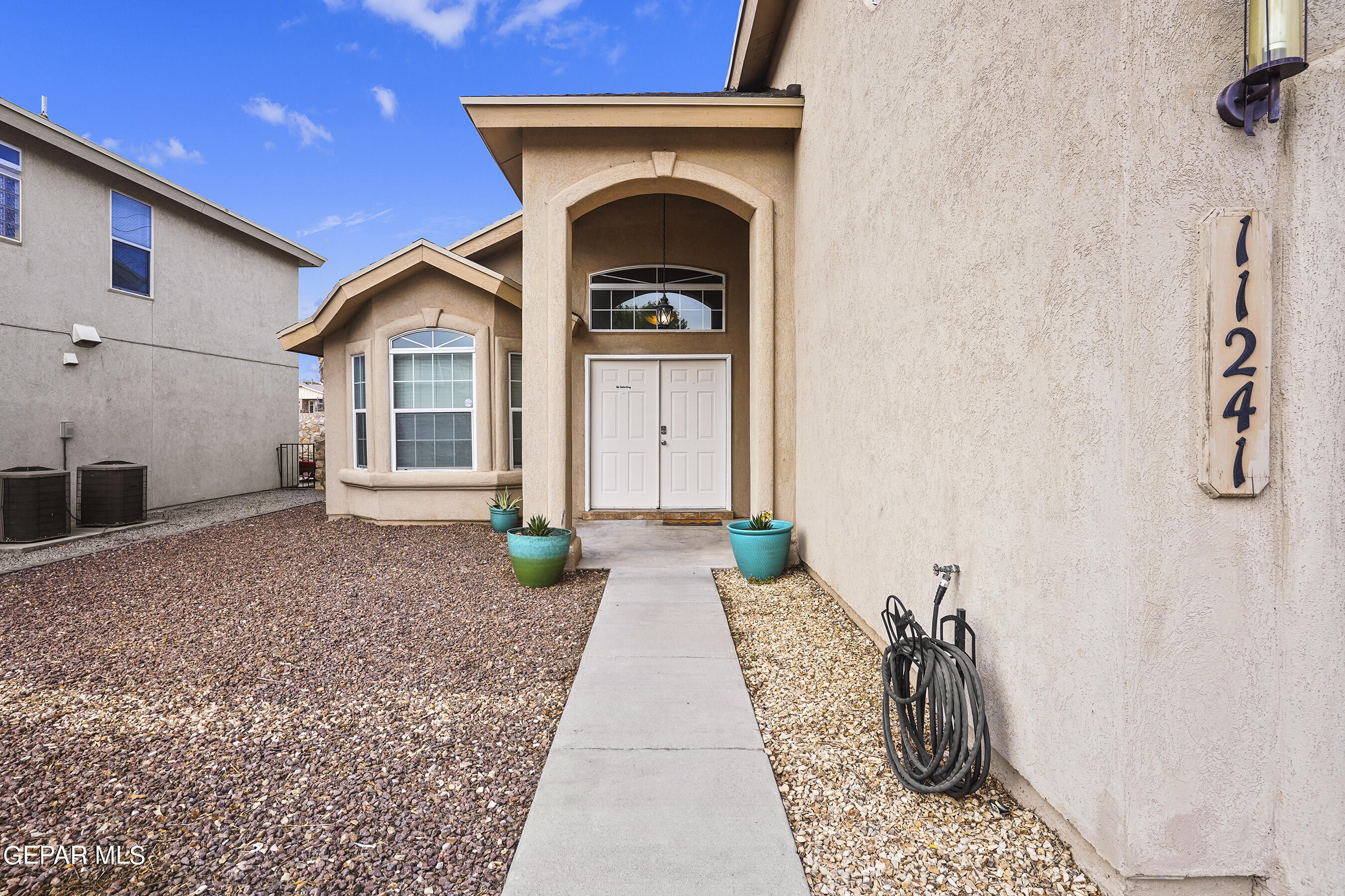 11241 NORTHVIEW Street