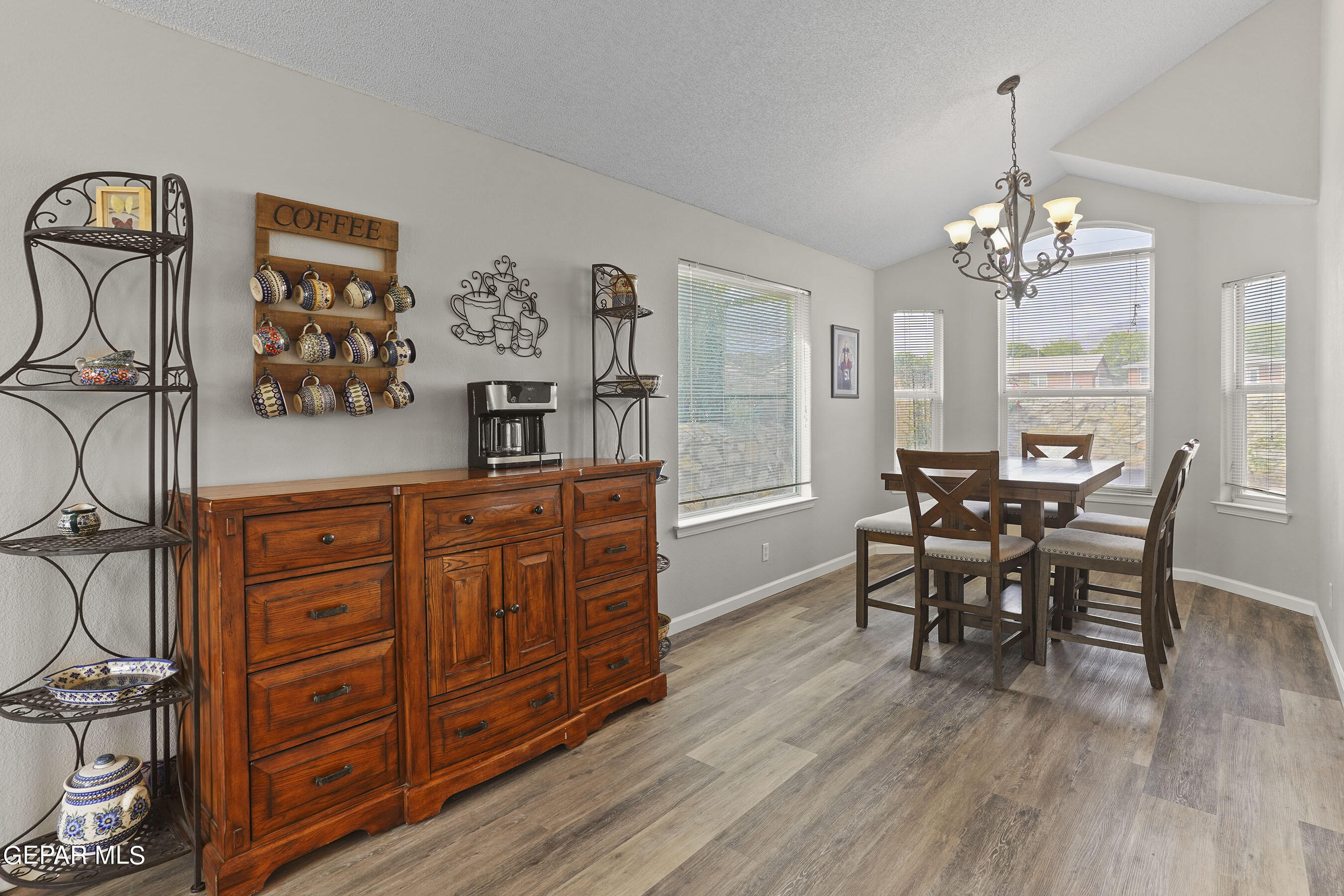 11241 NORTHVIEW Street