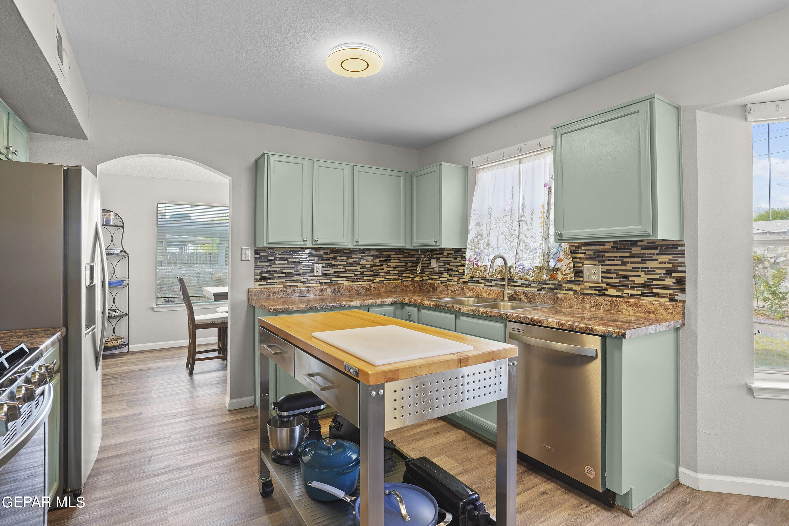 11241 NORTHVIEW Street