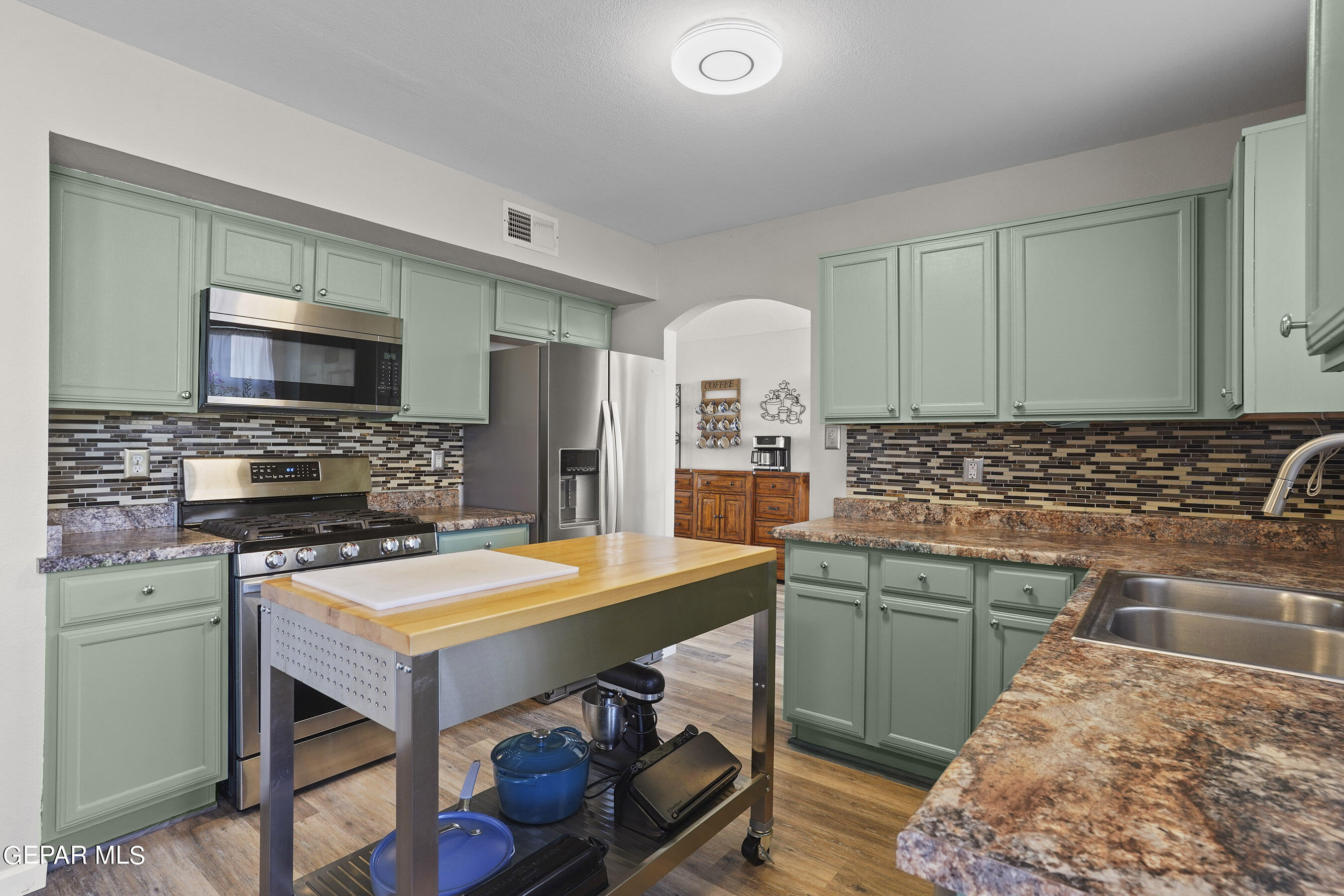 11241 NORTHVIEW Street