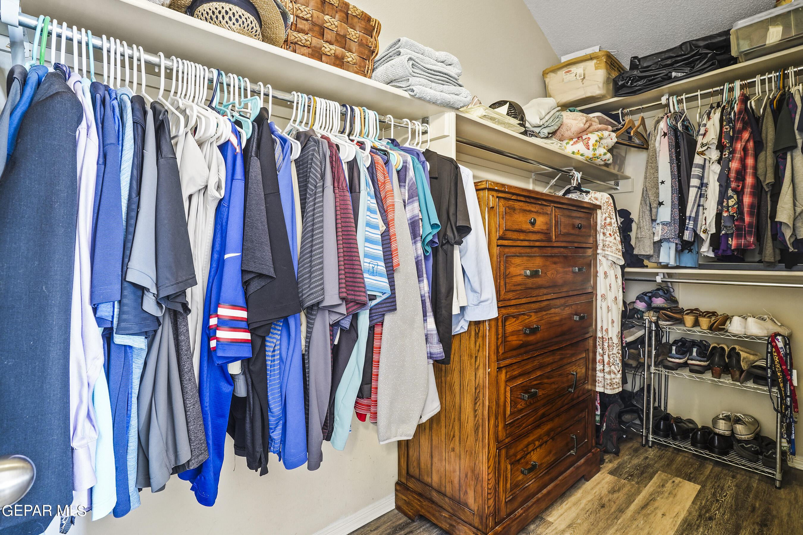 11241 NORTHVIEW Street