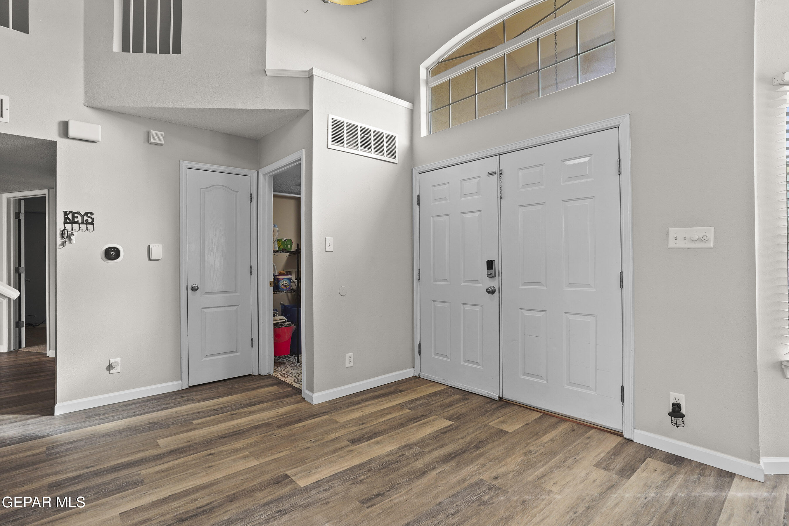 11241 NORTHVIEW Street