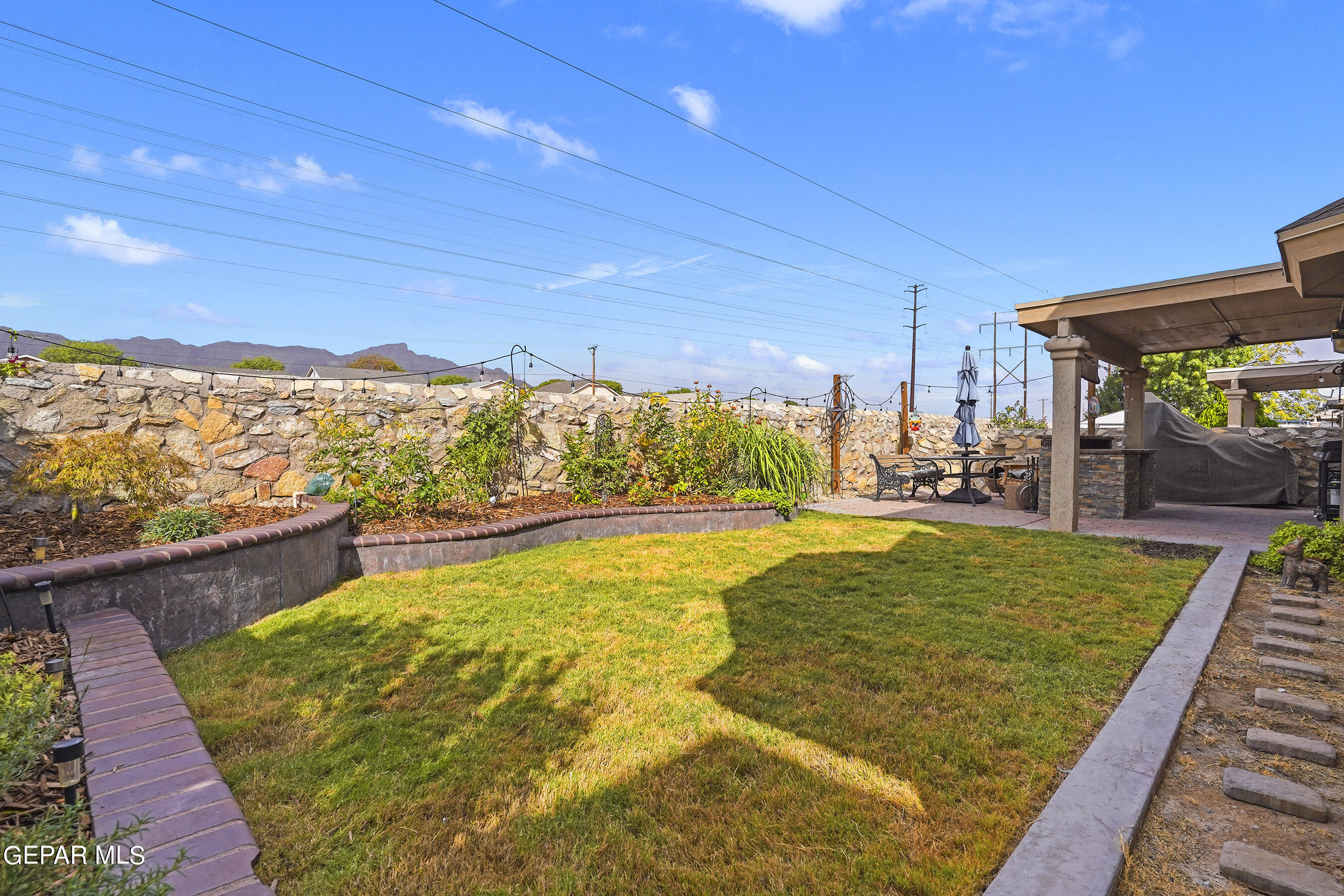 11241 NORTHVIEW Street