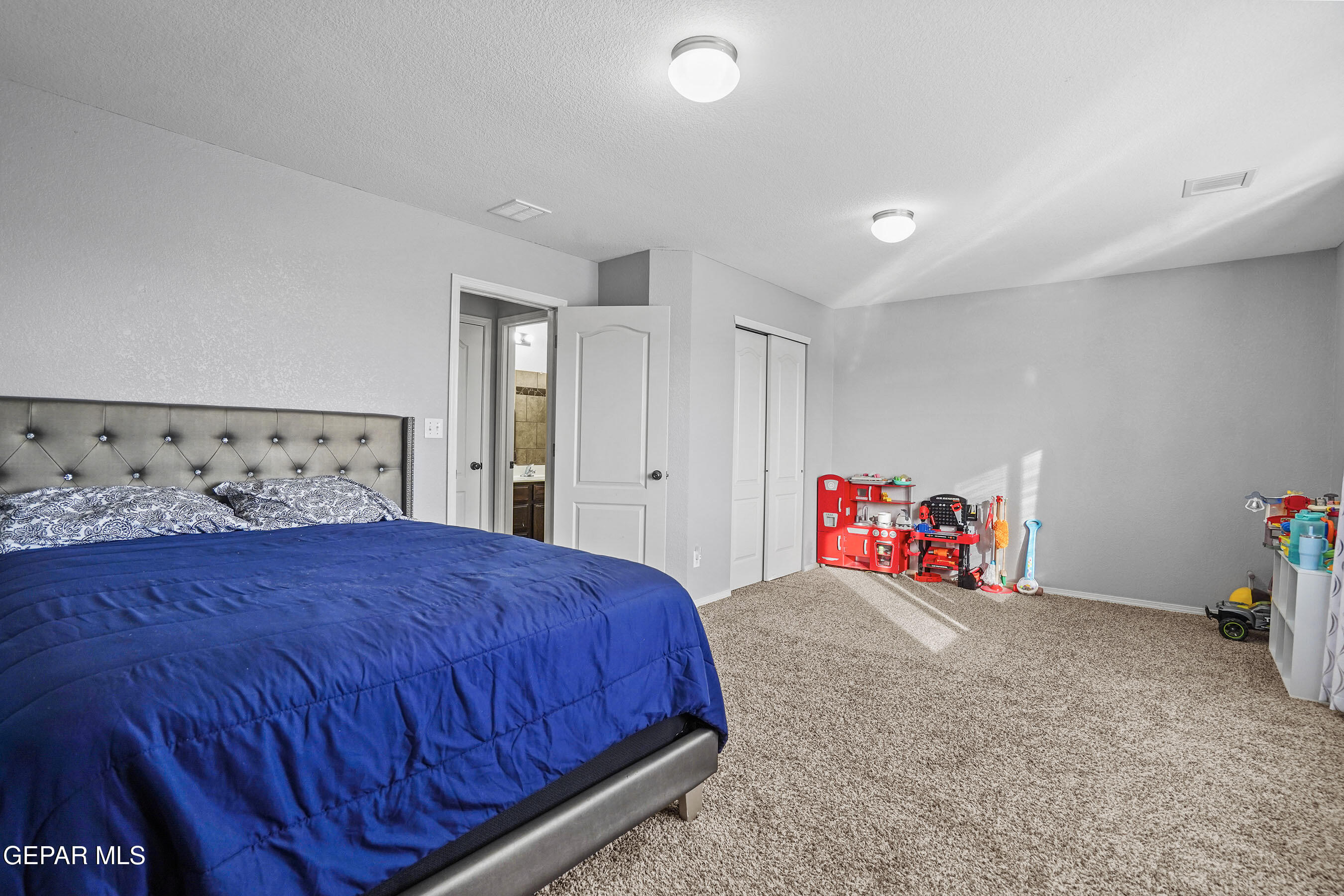 7045 EAGLE NEST Court