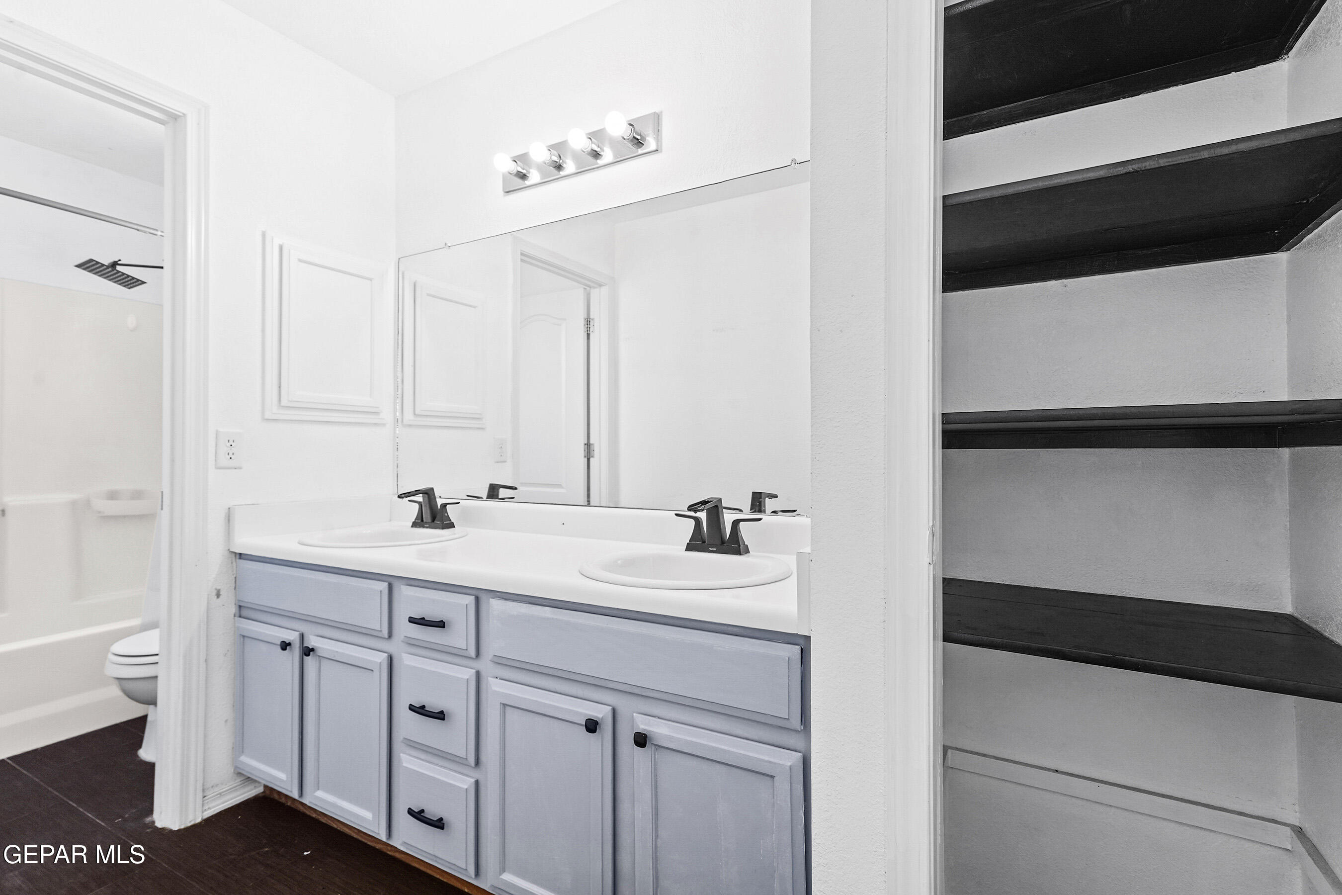 11805 MESQUITE LAKE Lane