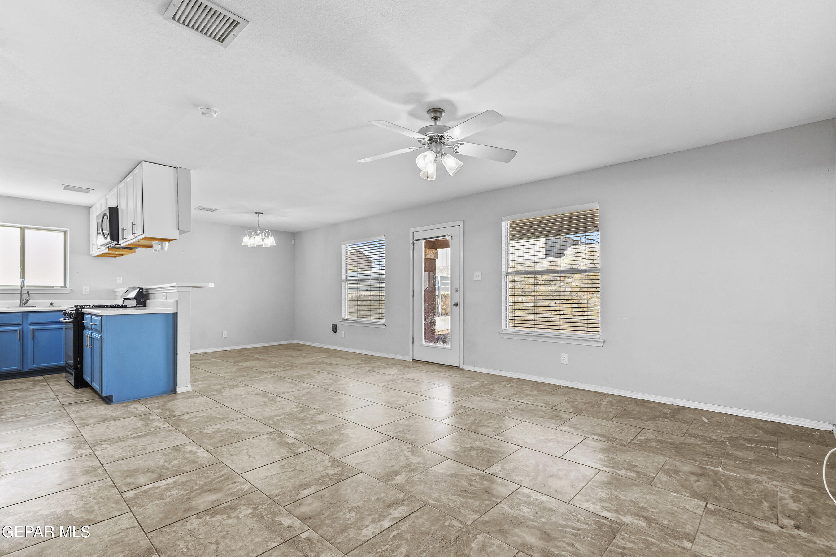 11805 MESQUITE LAKE Lane