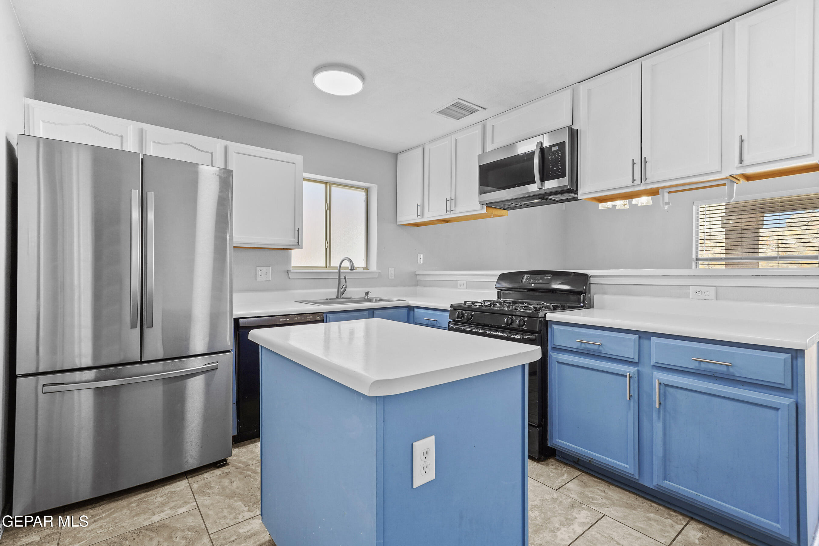 11805 MESQUITE LAKE Lane