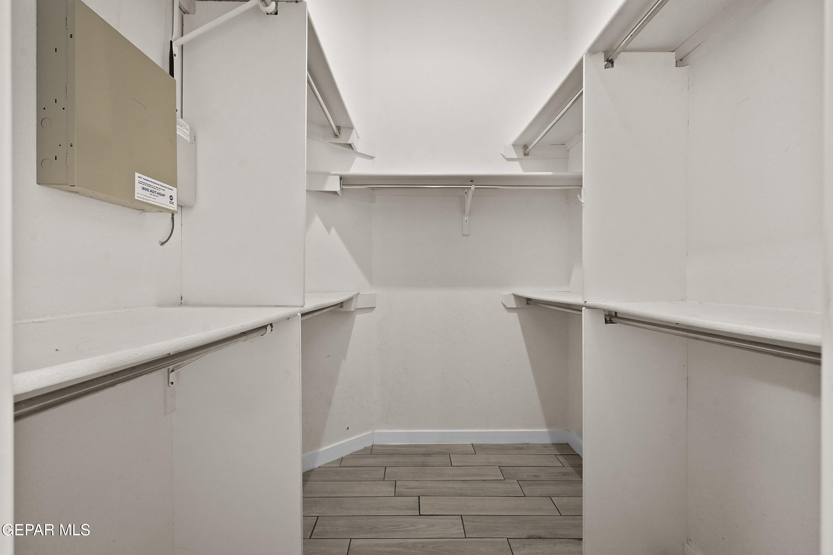 12217 KINGSGATE Court