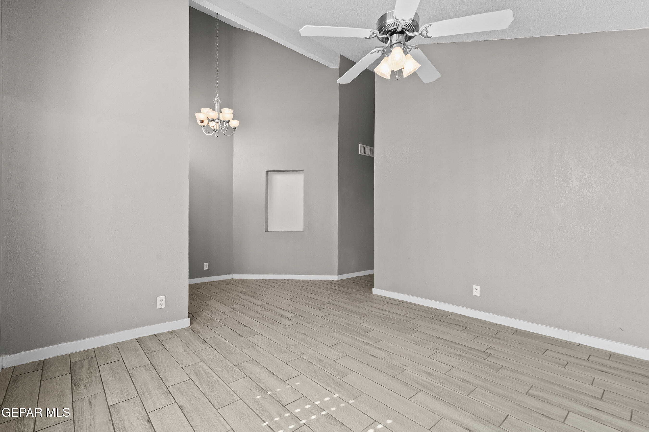 12217 KINGSGATE Court