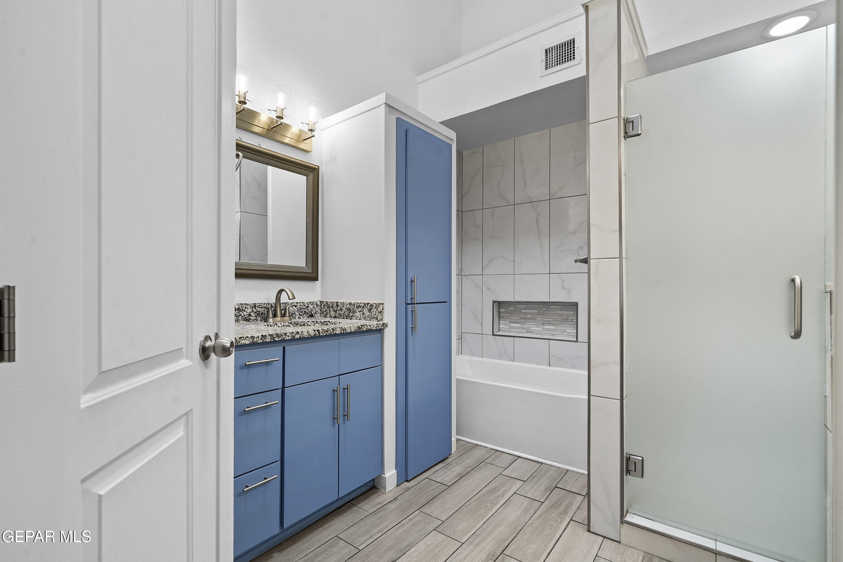 12217 KINGSGATE Court