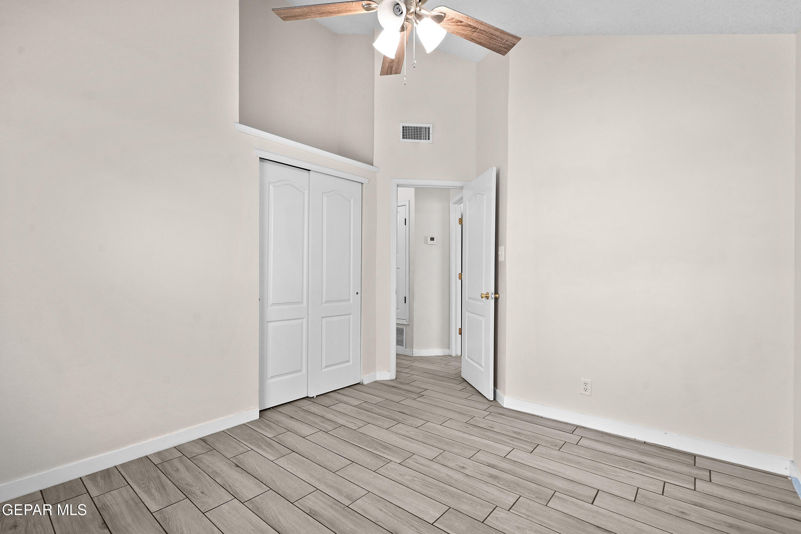 12217 KINGSGATE Court