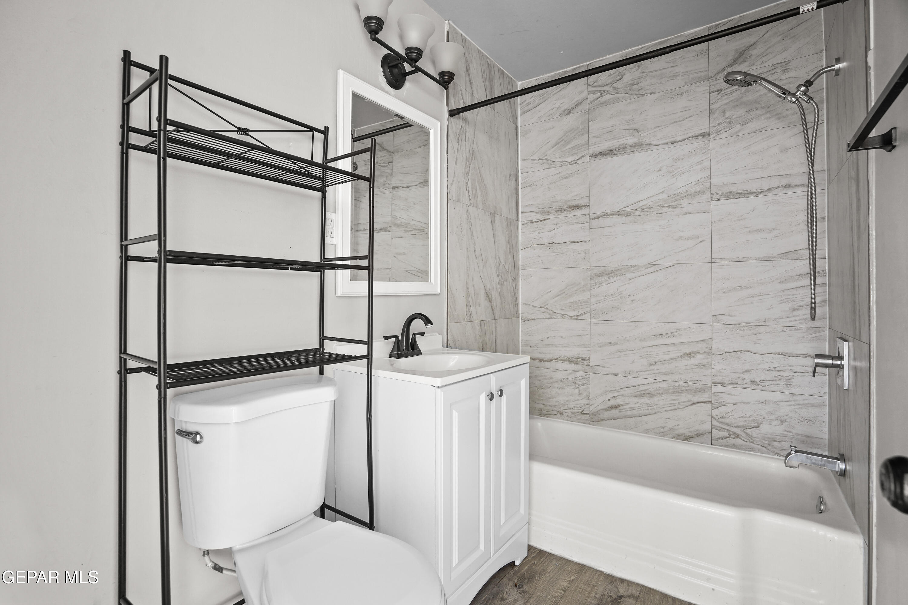 10113 SUMATRA Street