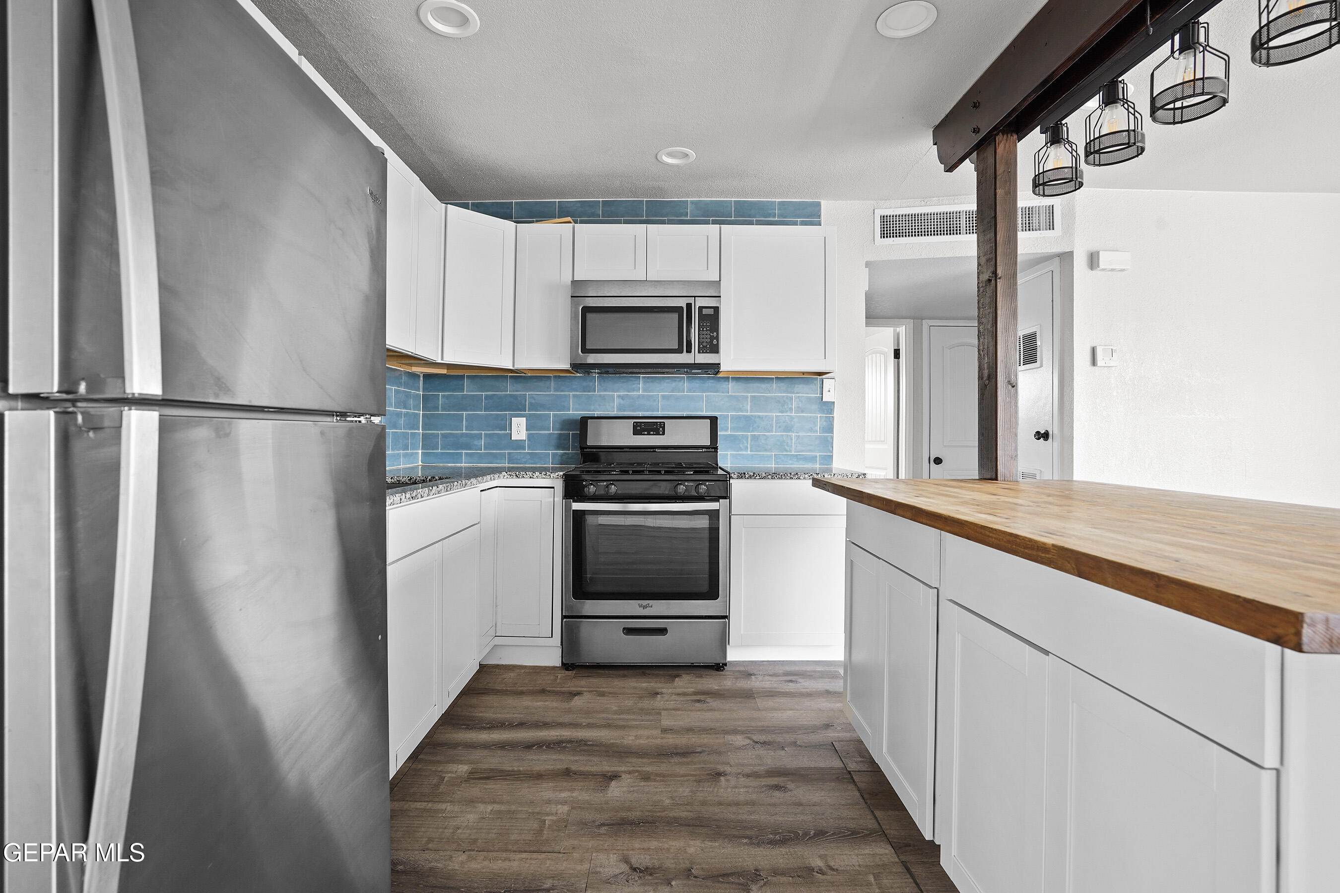 10113 SUMATRA Street