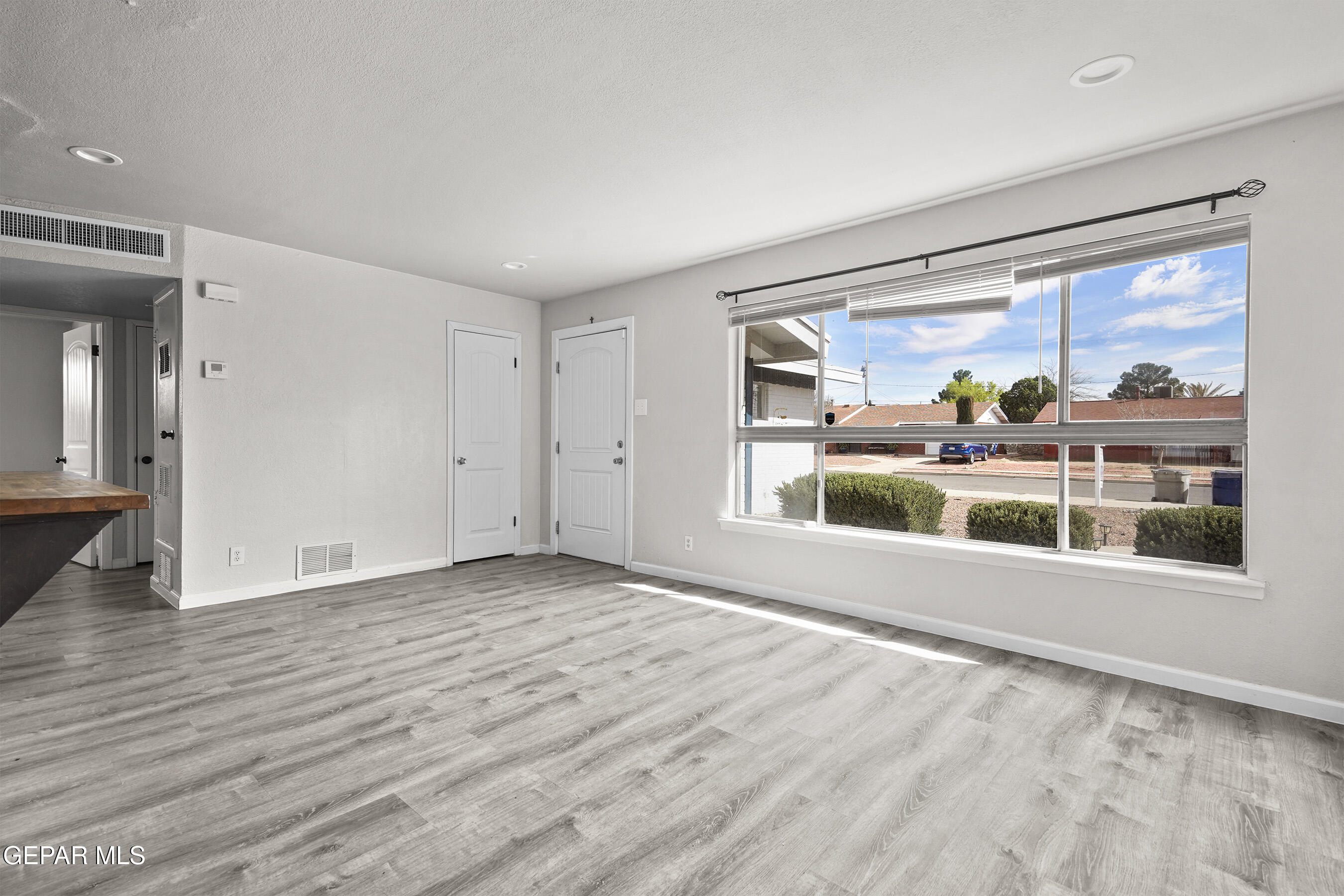 10113 SUMATRA Street