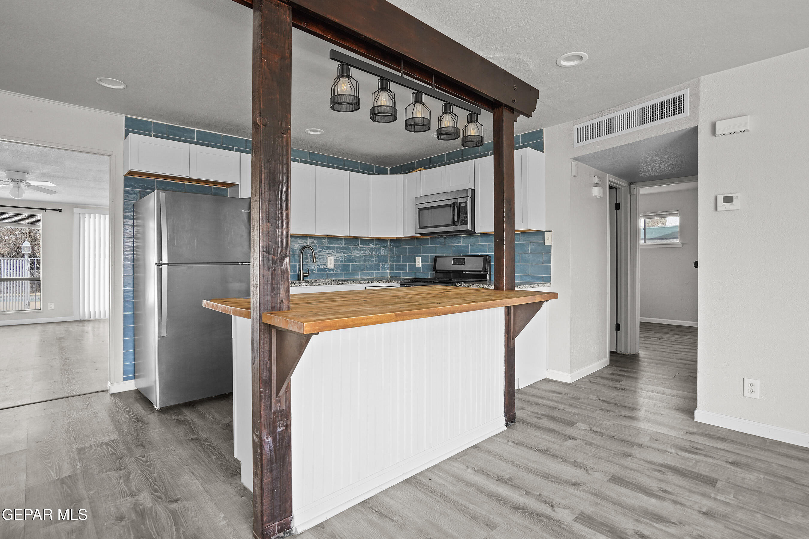 10113 SUMATRA Street