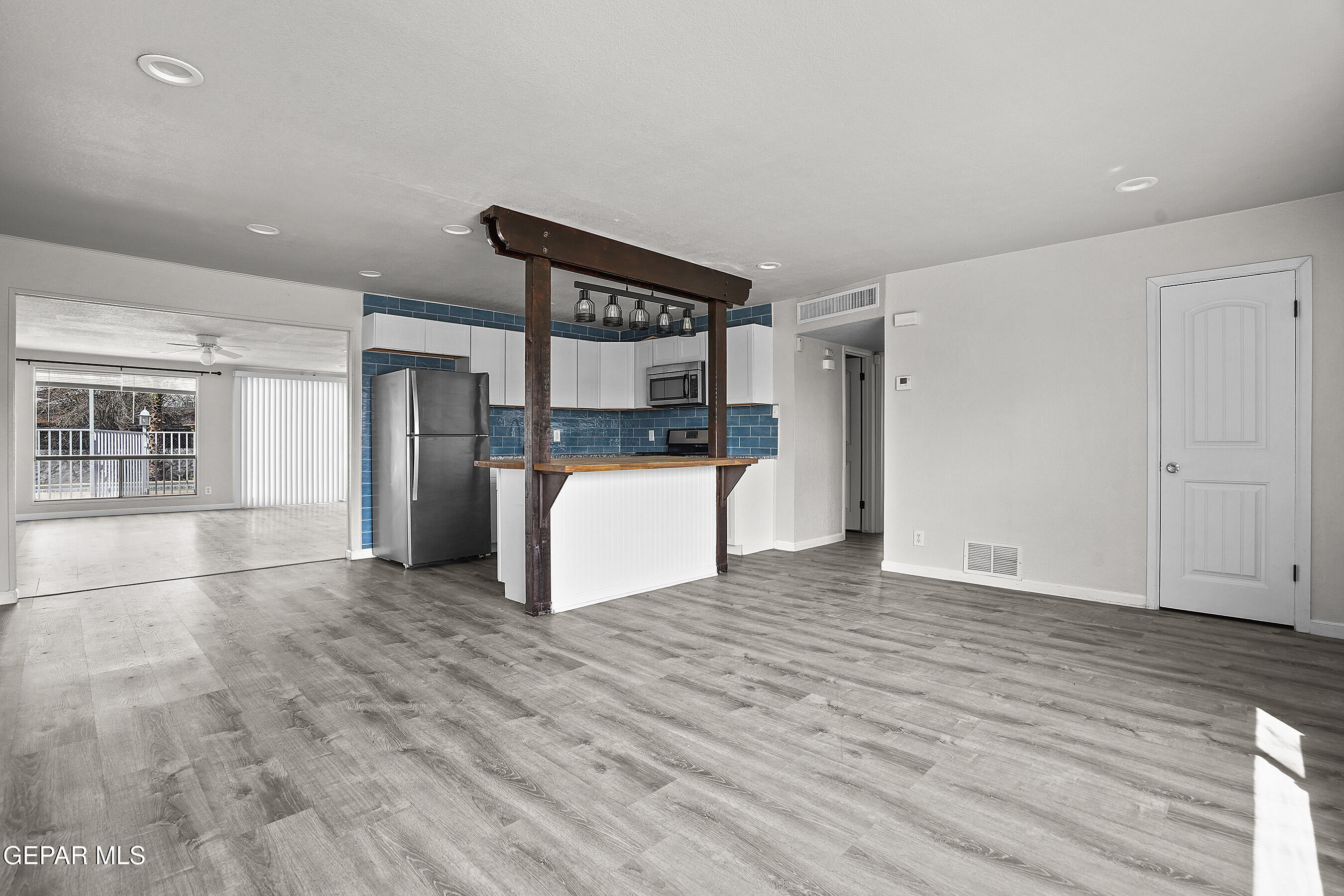 10113 SUMATRA Street