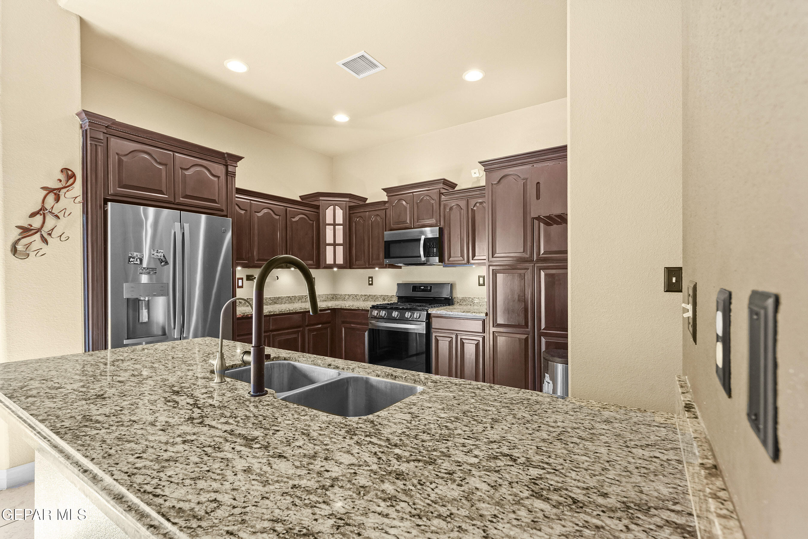 11428 VICTOR FLORES Place