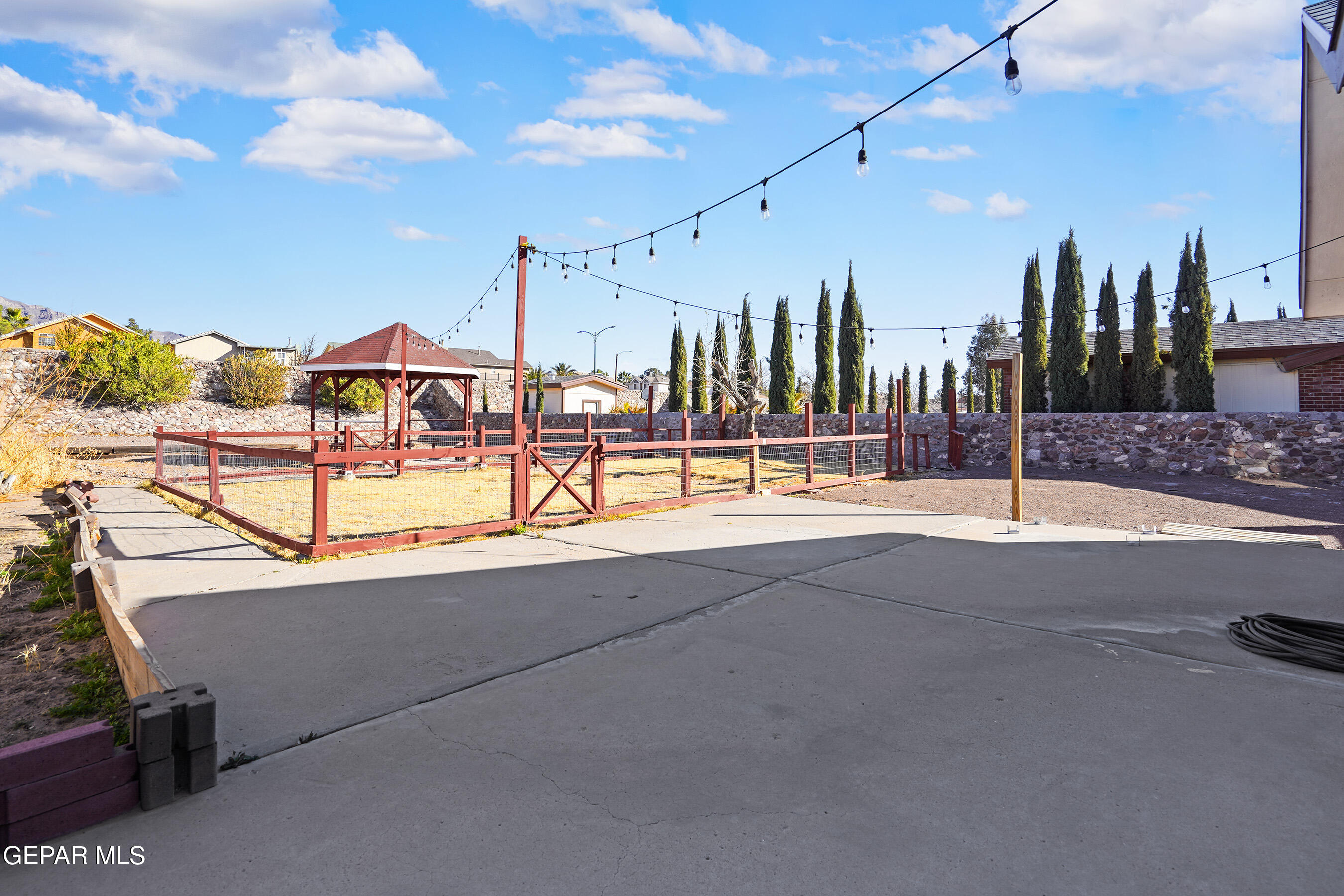 1112 DESIERTO SECO Drive