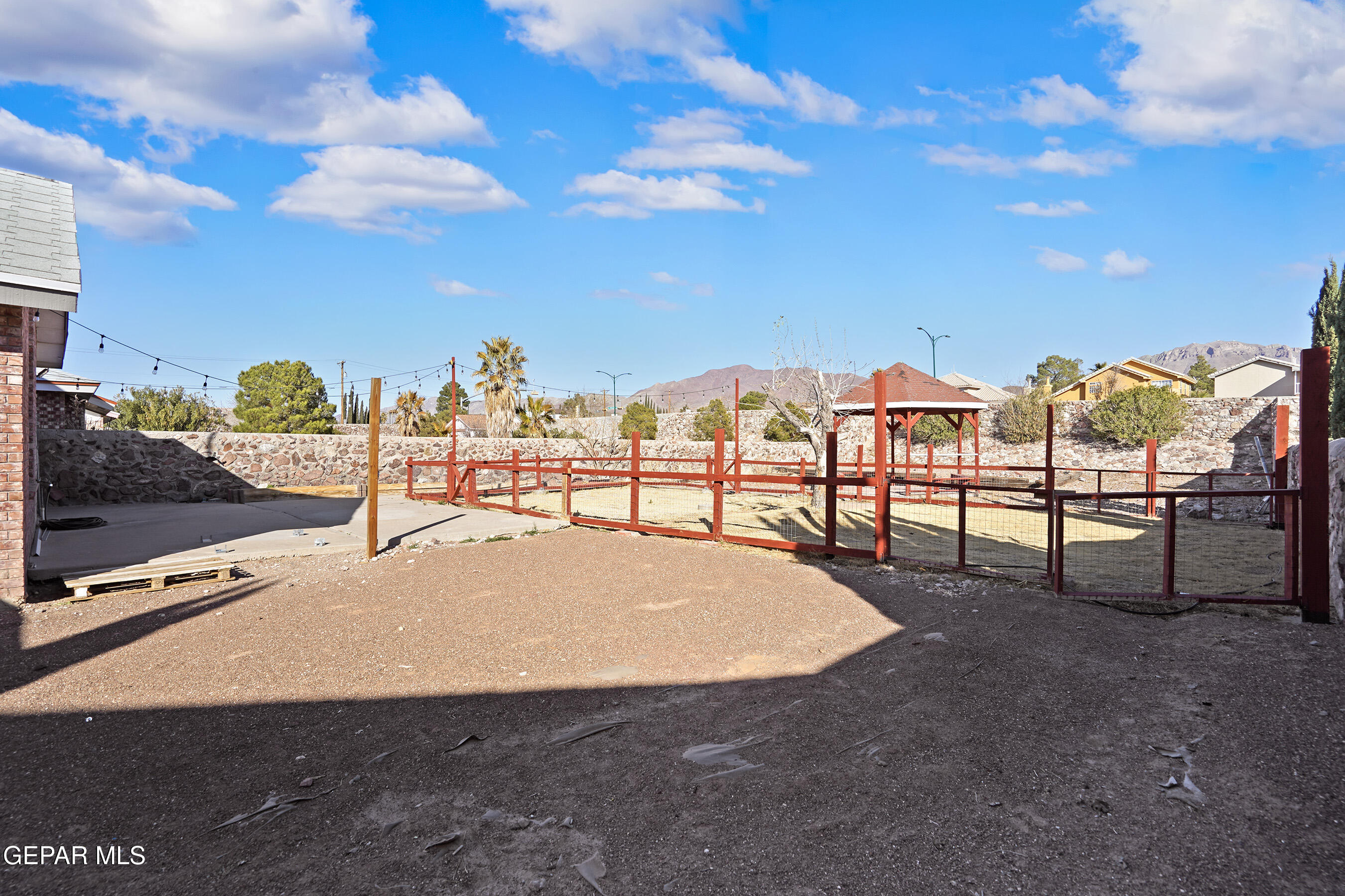 1112 DESIERTO SECO Drive