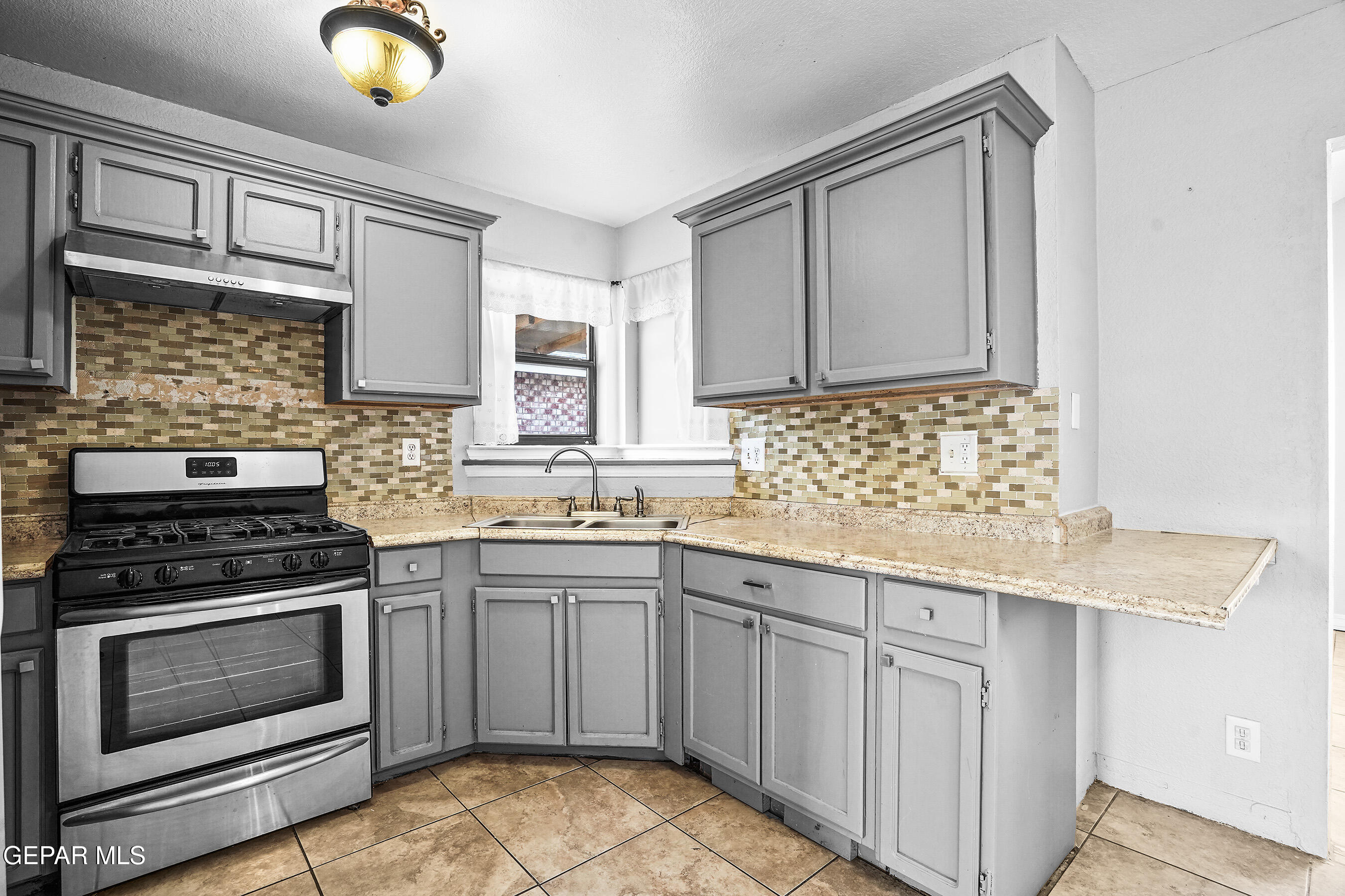 1112 DESIERTO SECO Drive