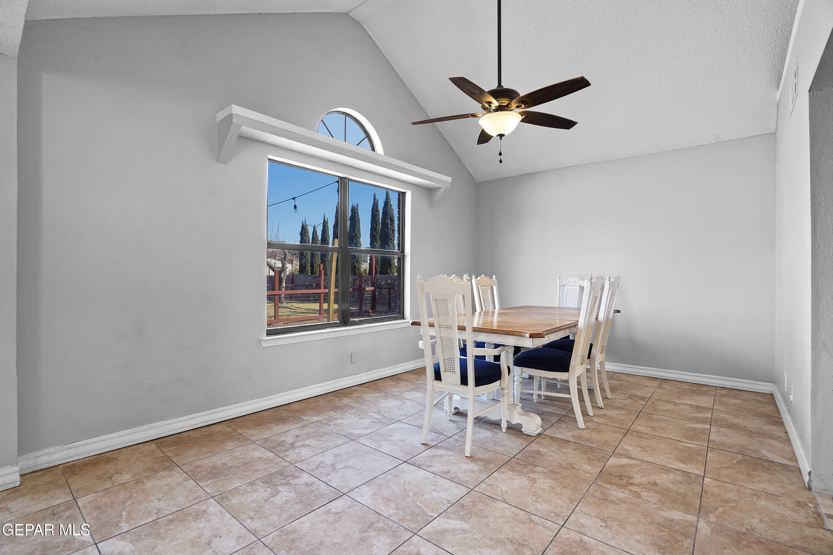 1112 DESIERTO SECO Drive