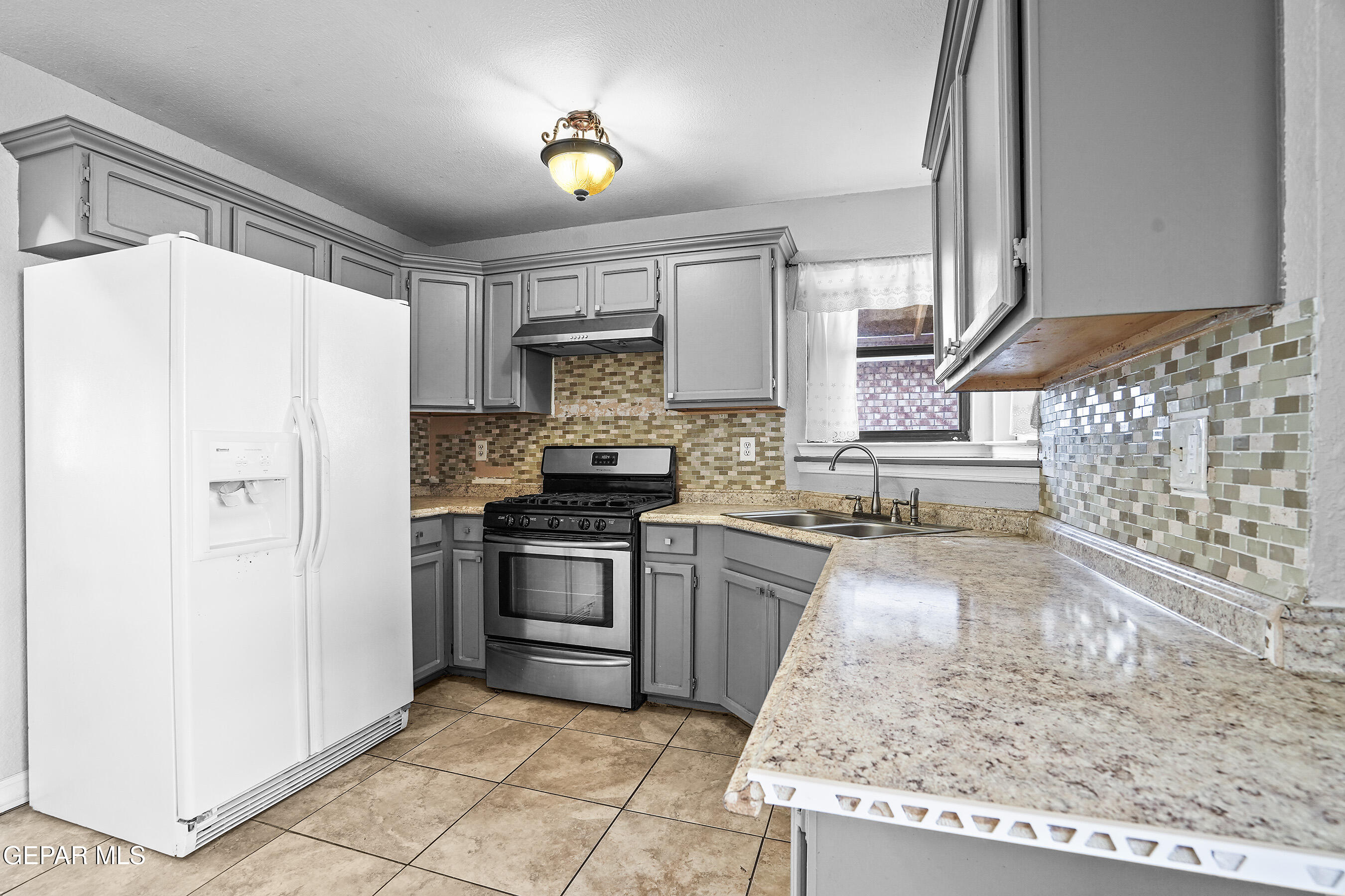 1112 DESIERTO SECO Drive