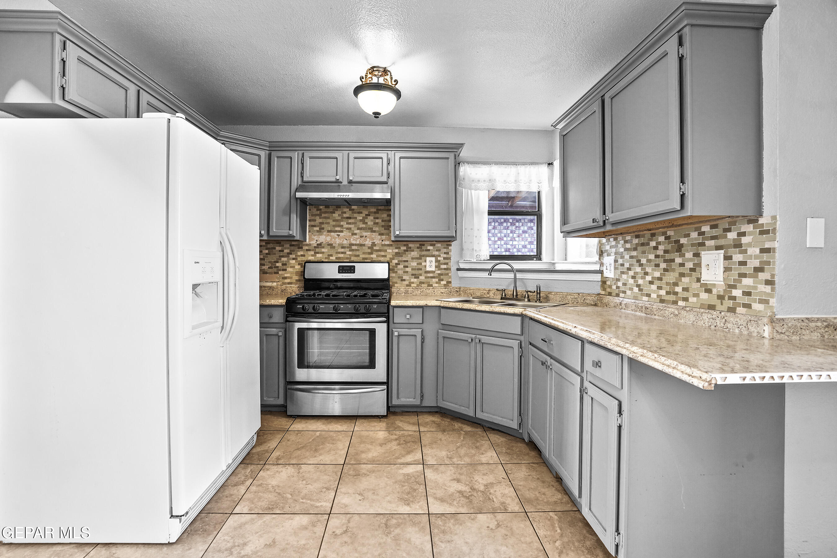 1112 DESIERTO SECO Drive