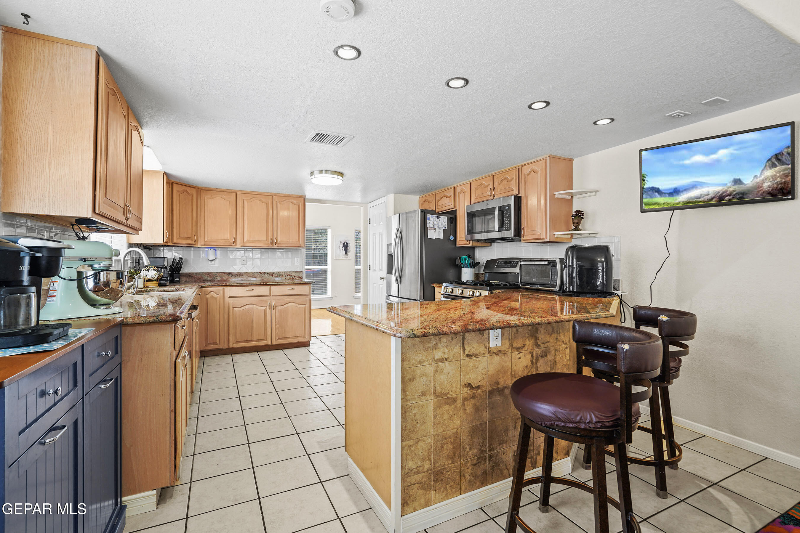 6842 PASATIEMPO Circle