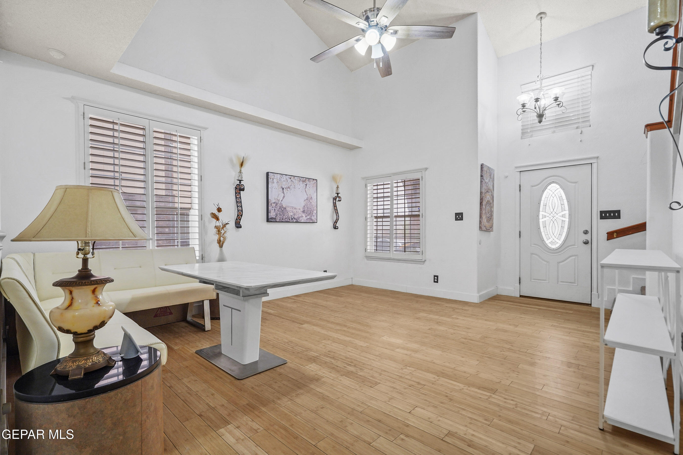1332 CLAY BASKET Circle