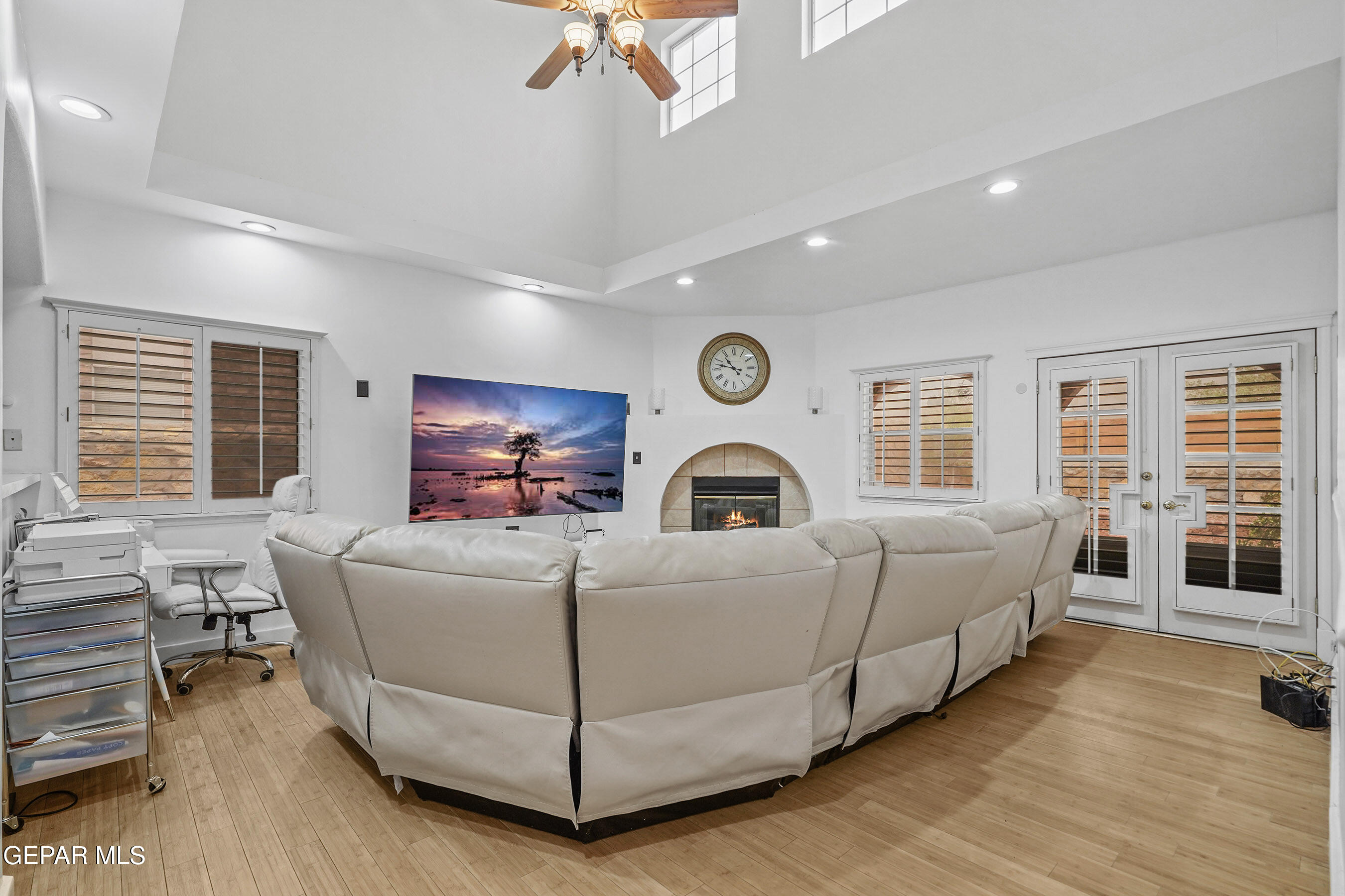 1332 CLAY BASKET Circle