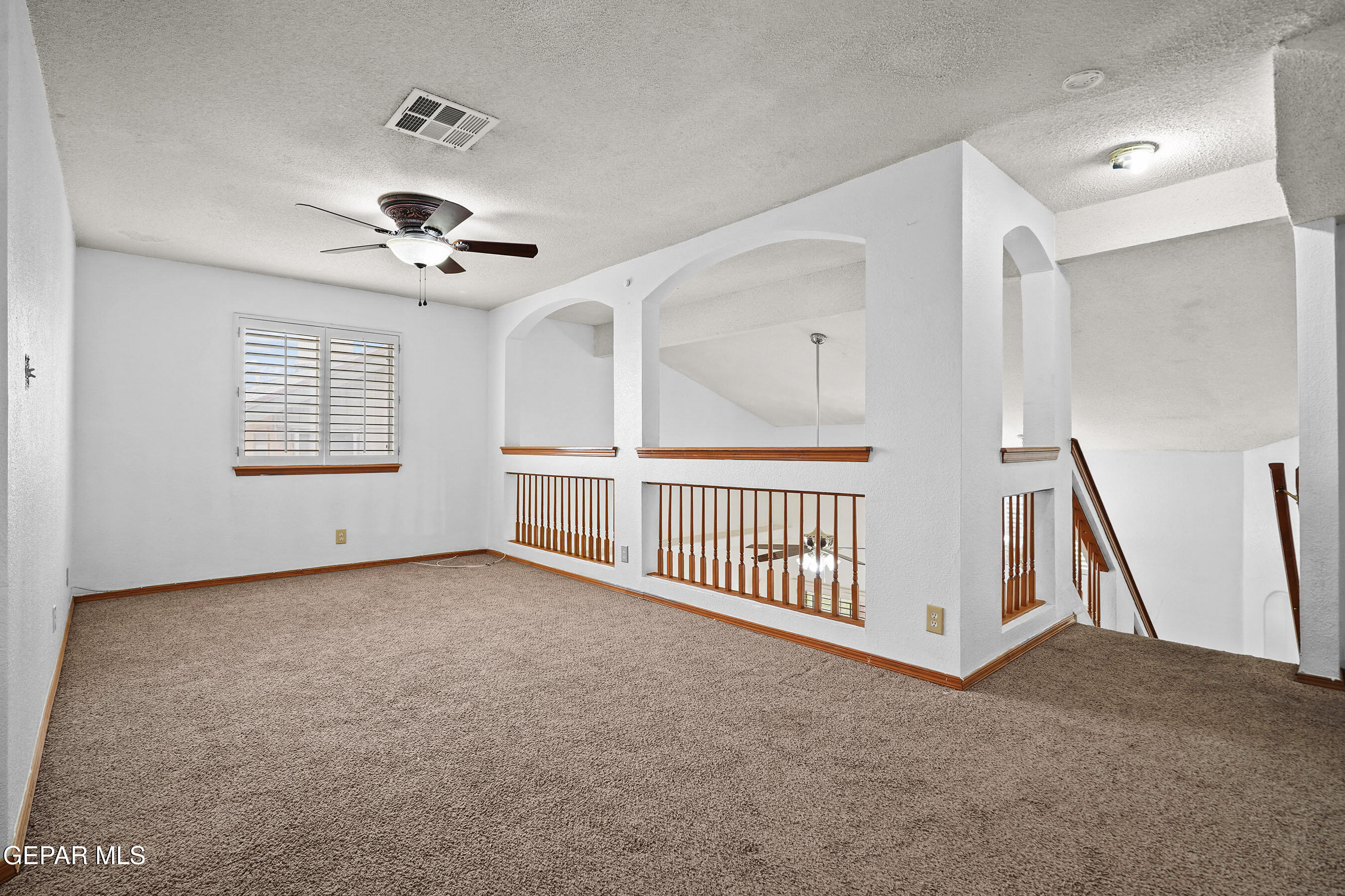 1332 CLAY BASKET Circle