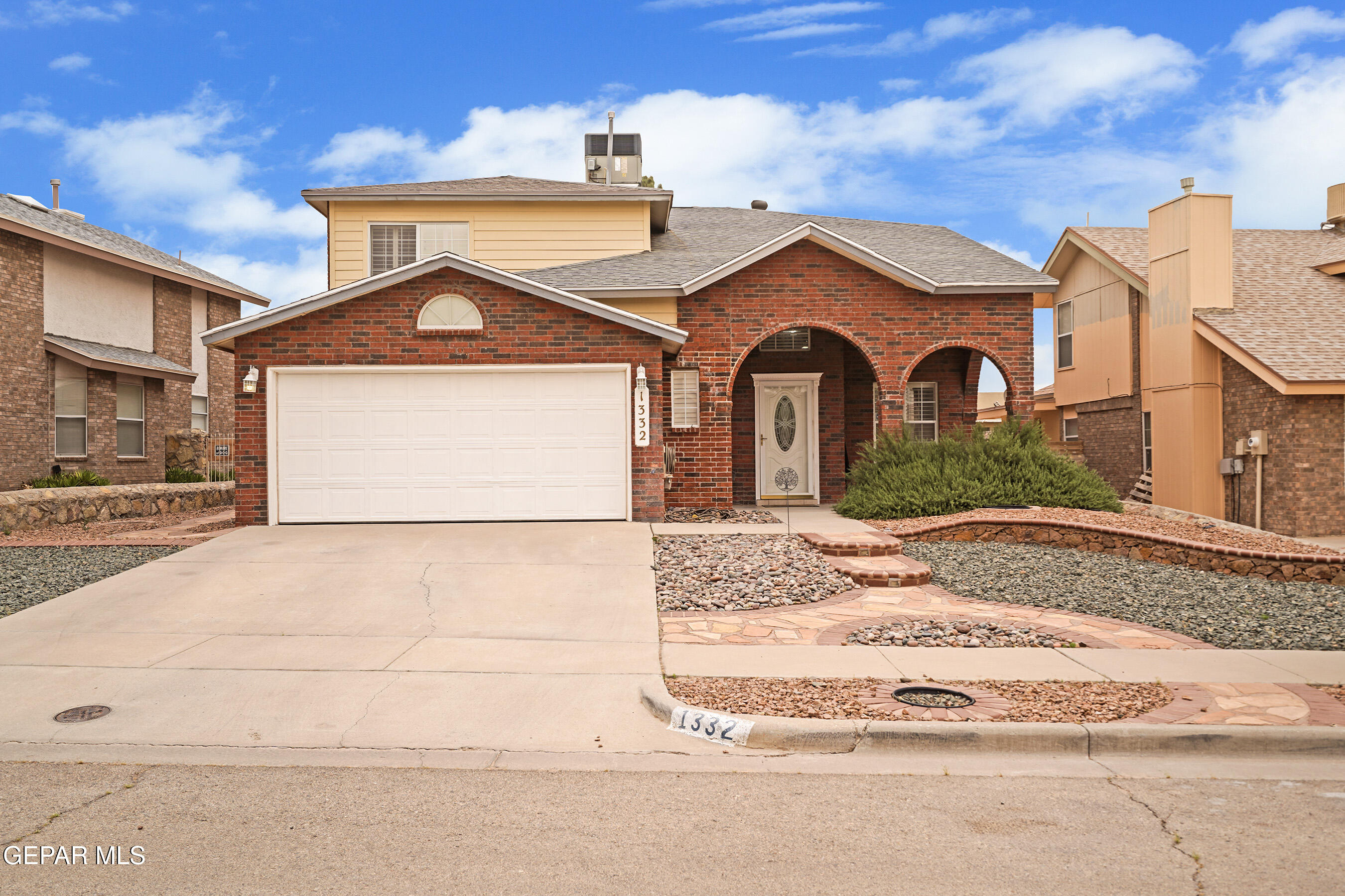 1332 CLAY BASKET Circle
