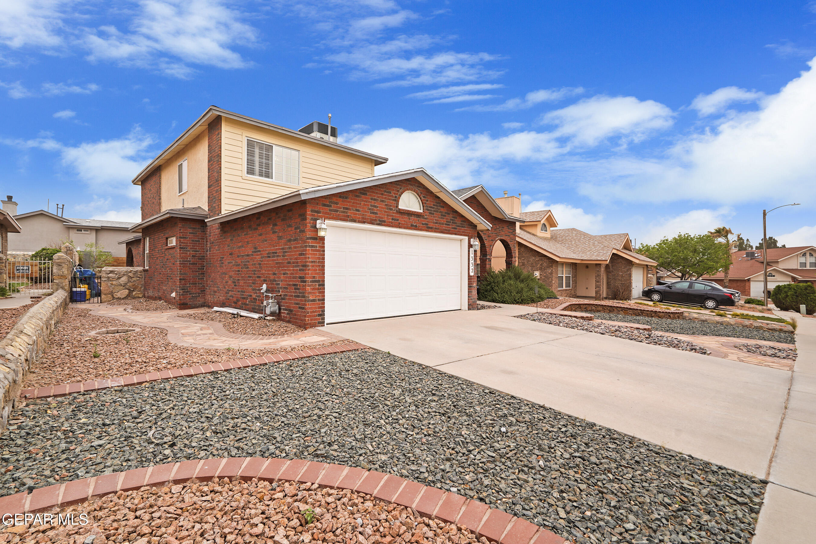 1332 CLAY BASKET Circle