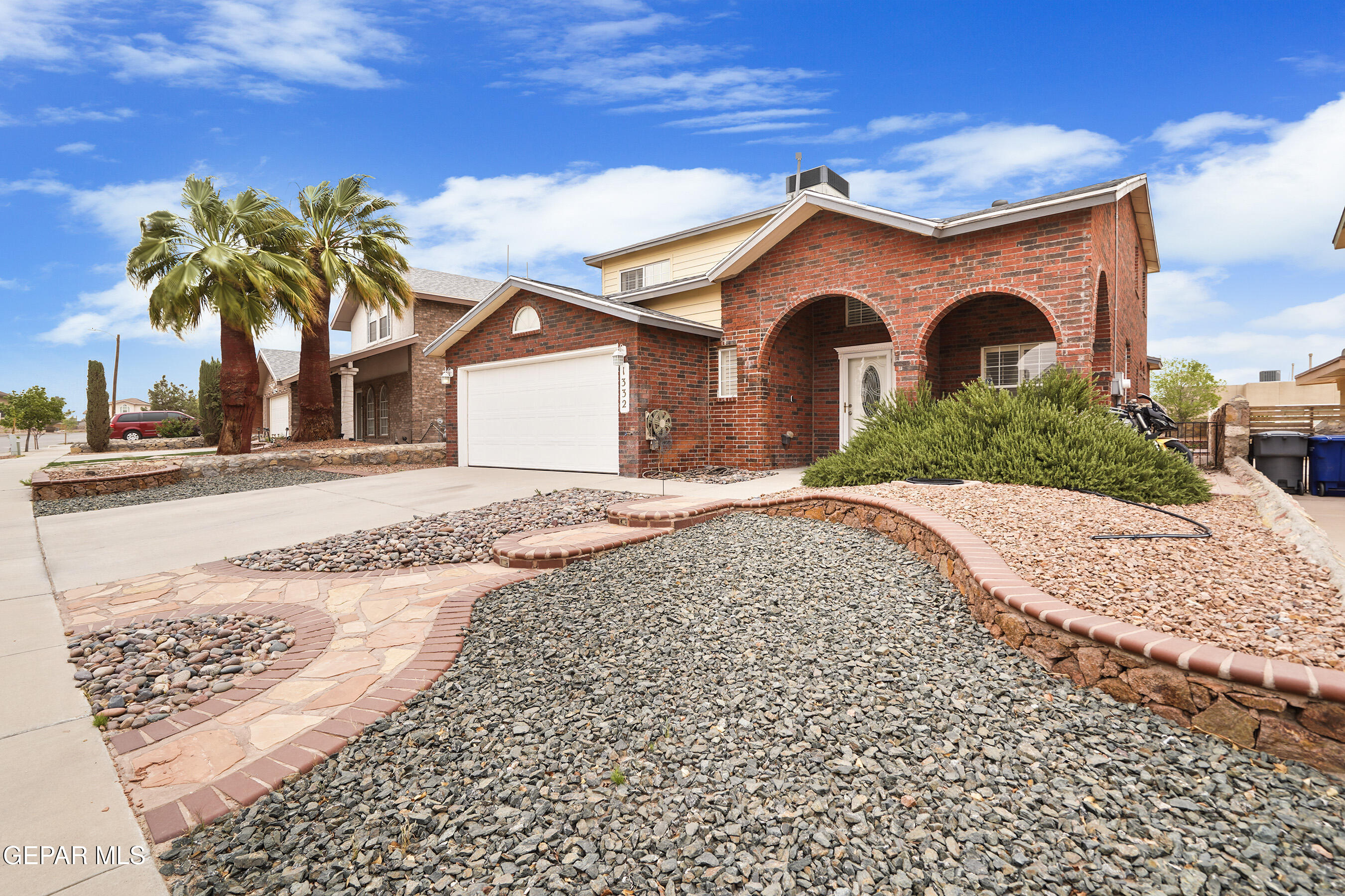 1332 CLAY BASKET Circle