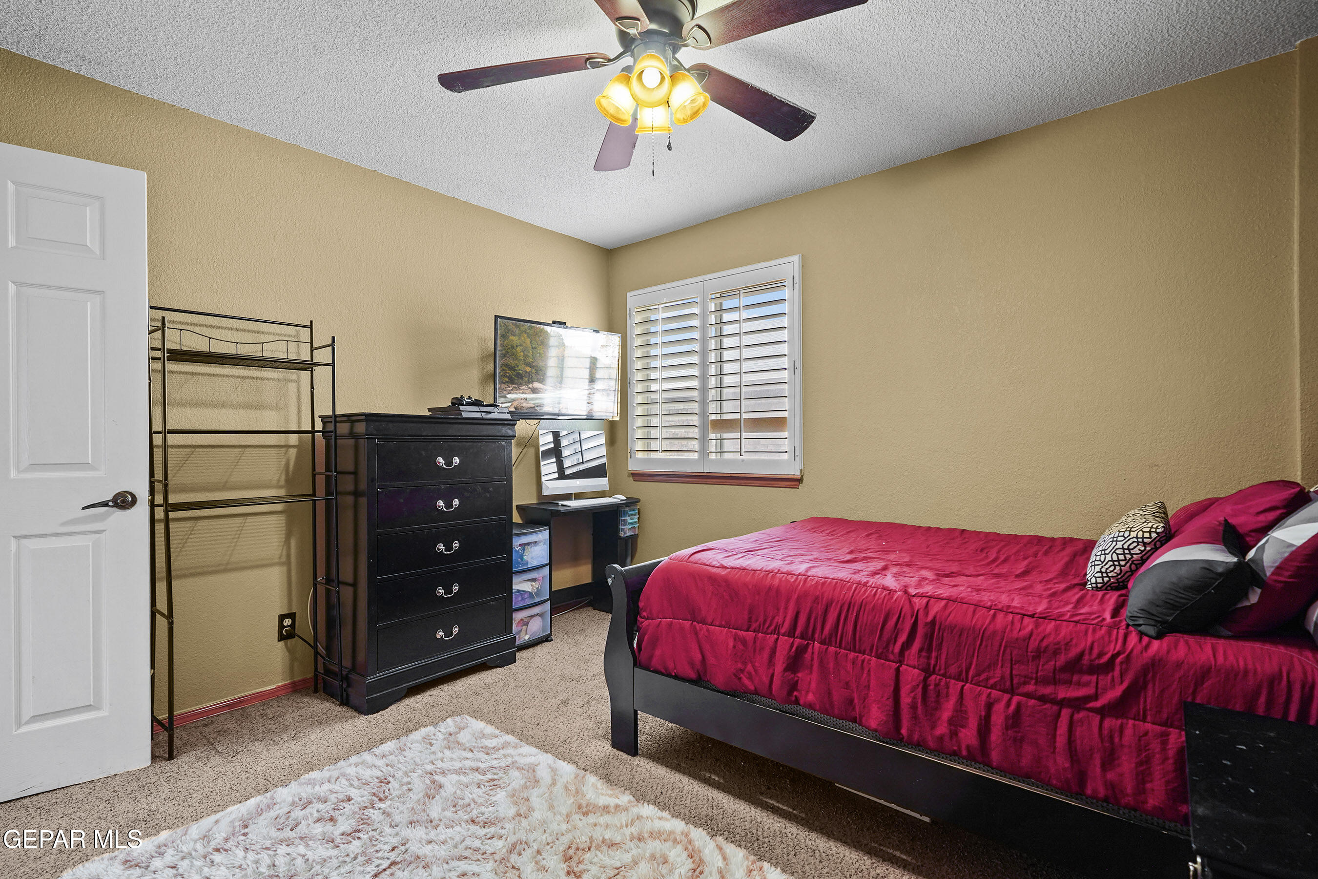1332 CLAY BASKET Circle
