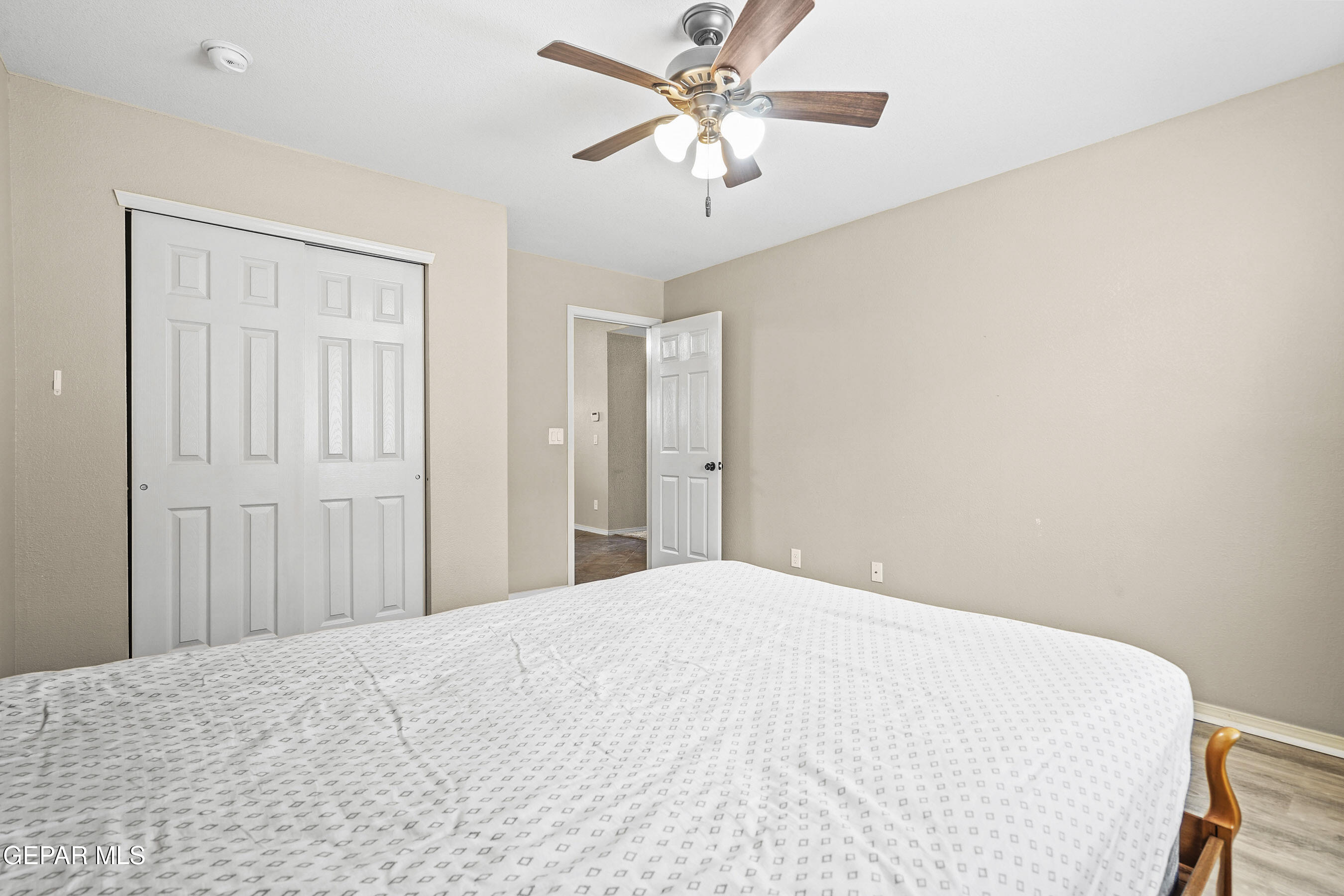 4916 GOLD RANCH Avenue