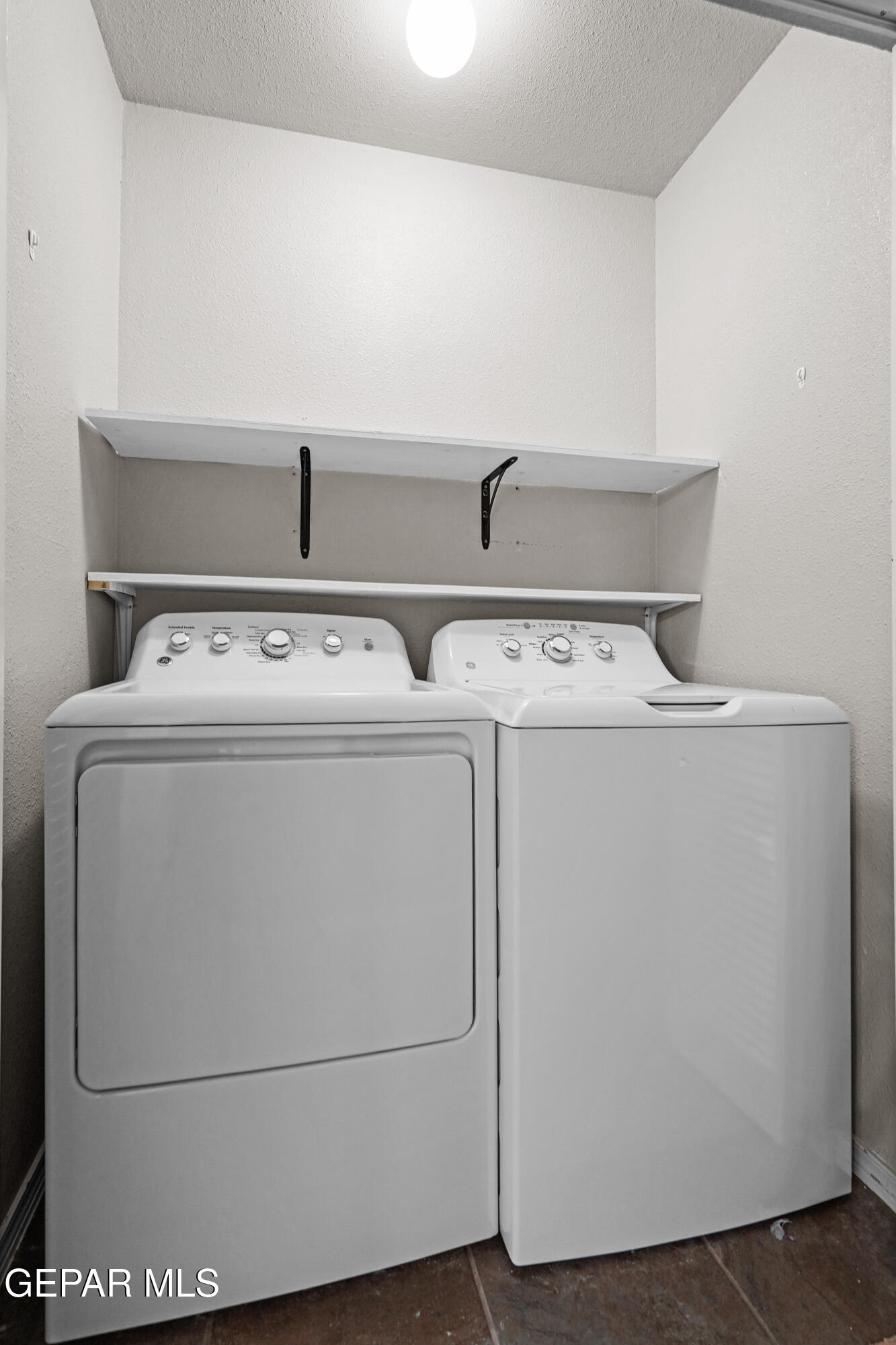 4916 GOLD RANCH Avenue