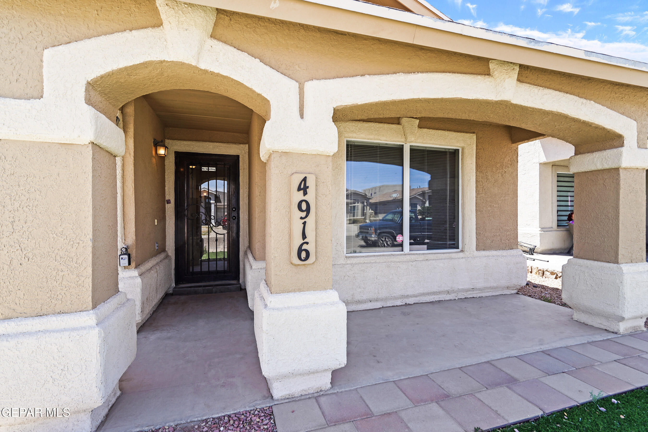 4916 GOLD RANCH Avenue