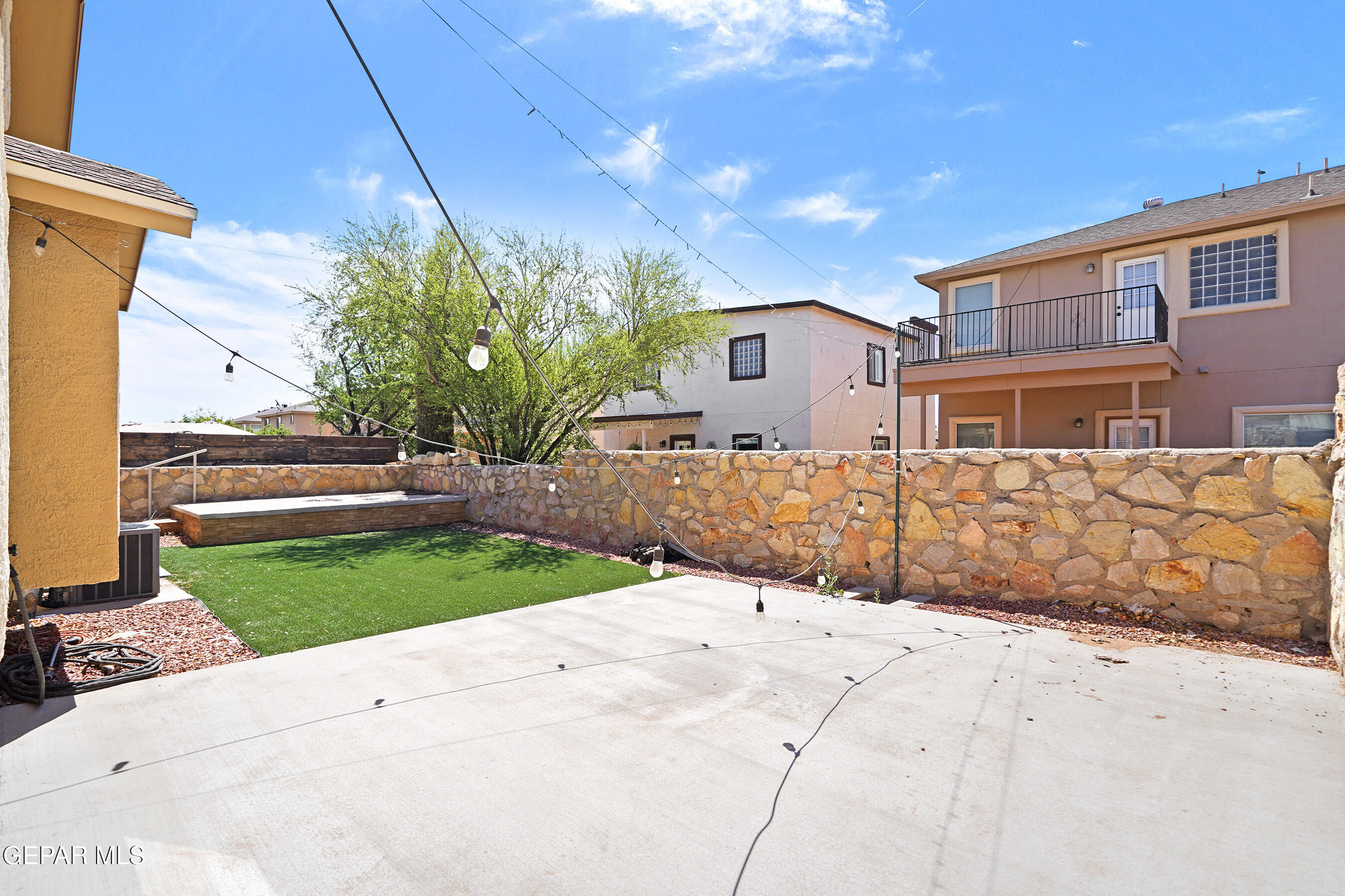 4916 GOLD RANCH Avenue