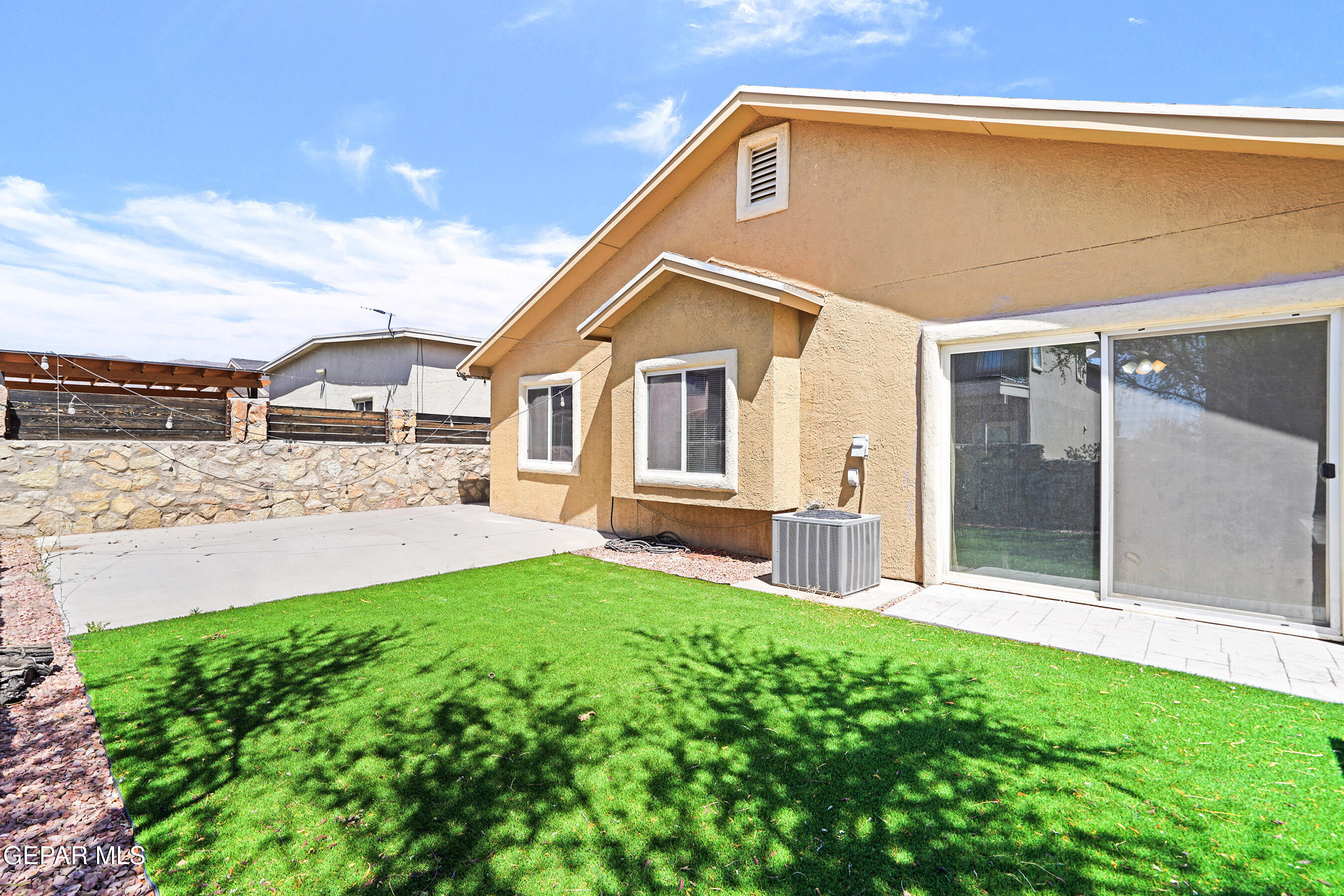 4916 GOLD RANCH Avenue