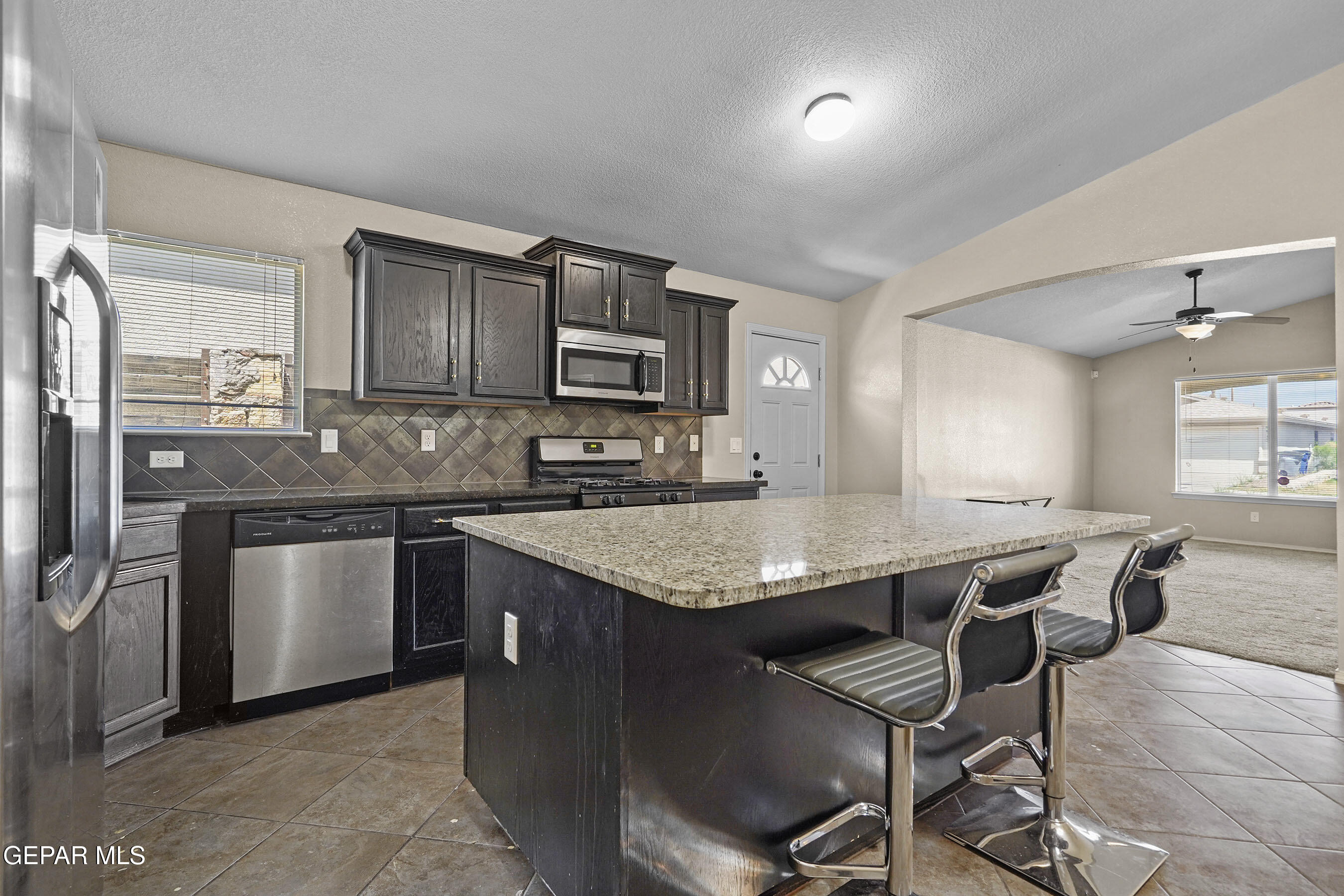 4916 GOLD RANCH Avenue