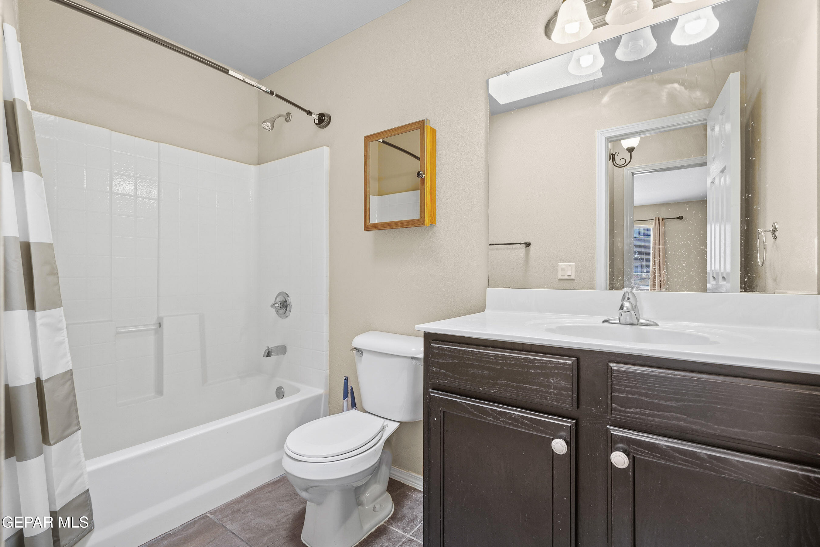 4916 GOLD RANCH Avenue