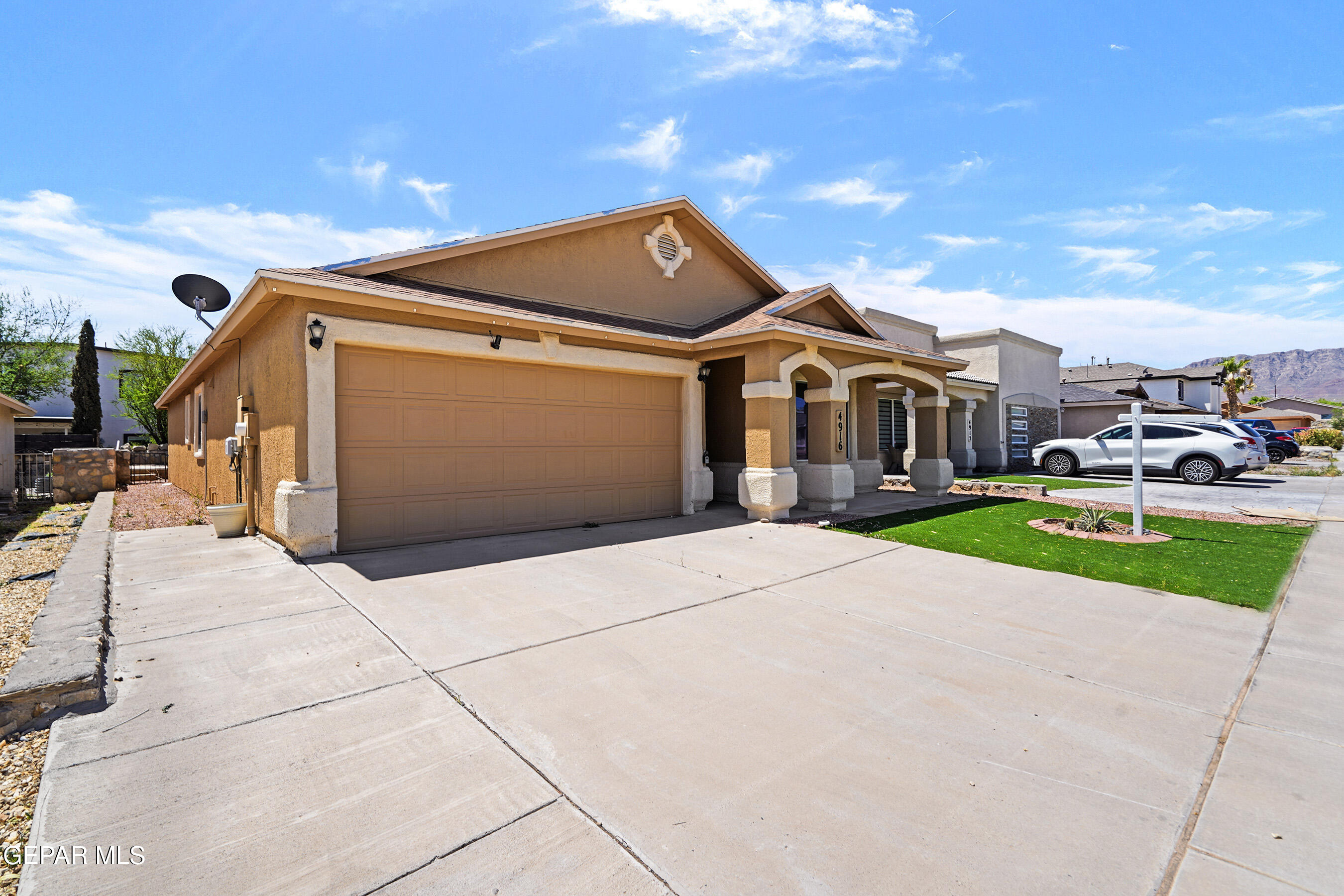 4916 GOLD RANCH Avenue