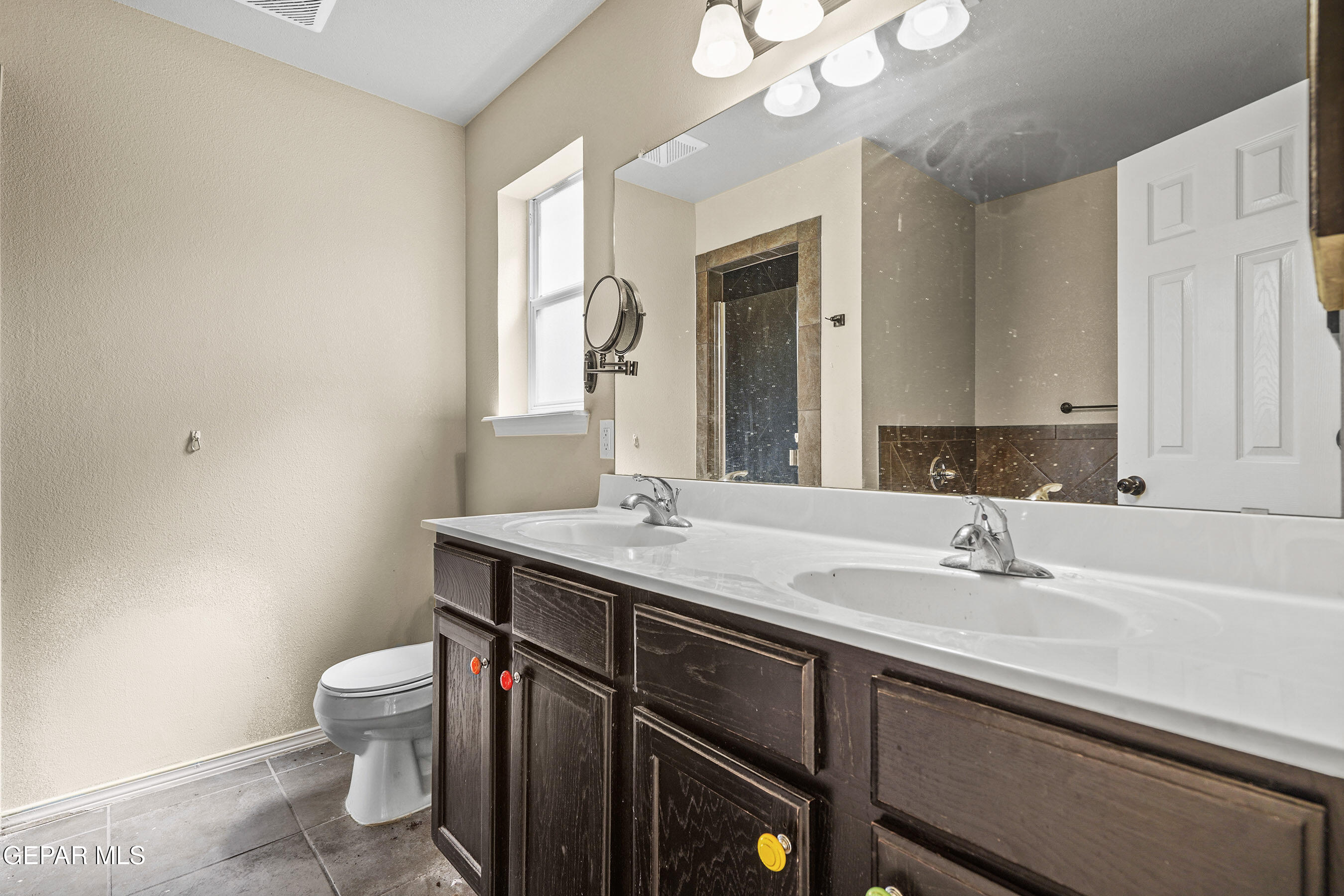 4916 GOLD RANCH Avenue