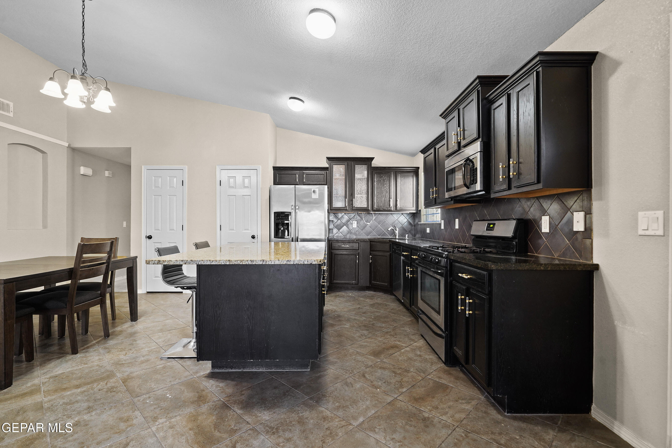 4916 GOLD RANCH Avenue