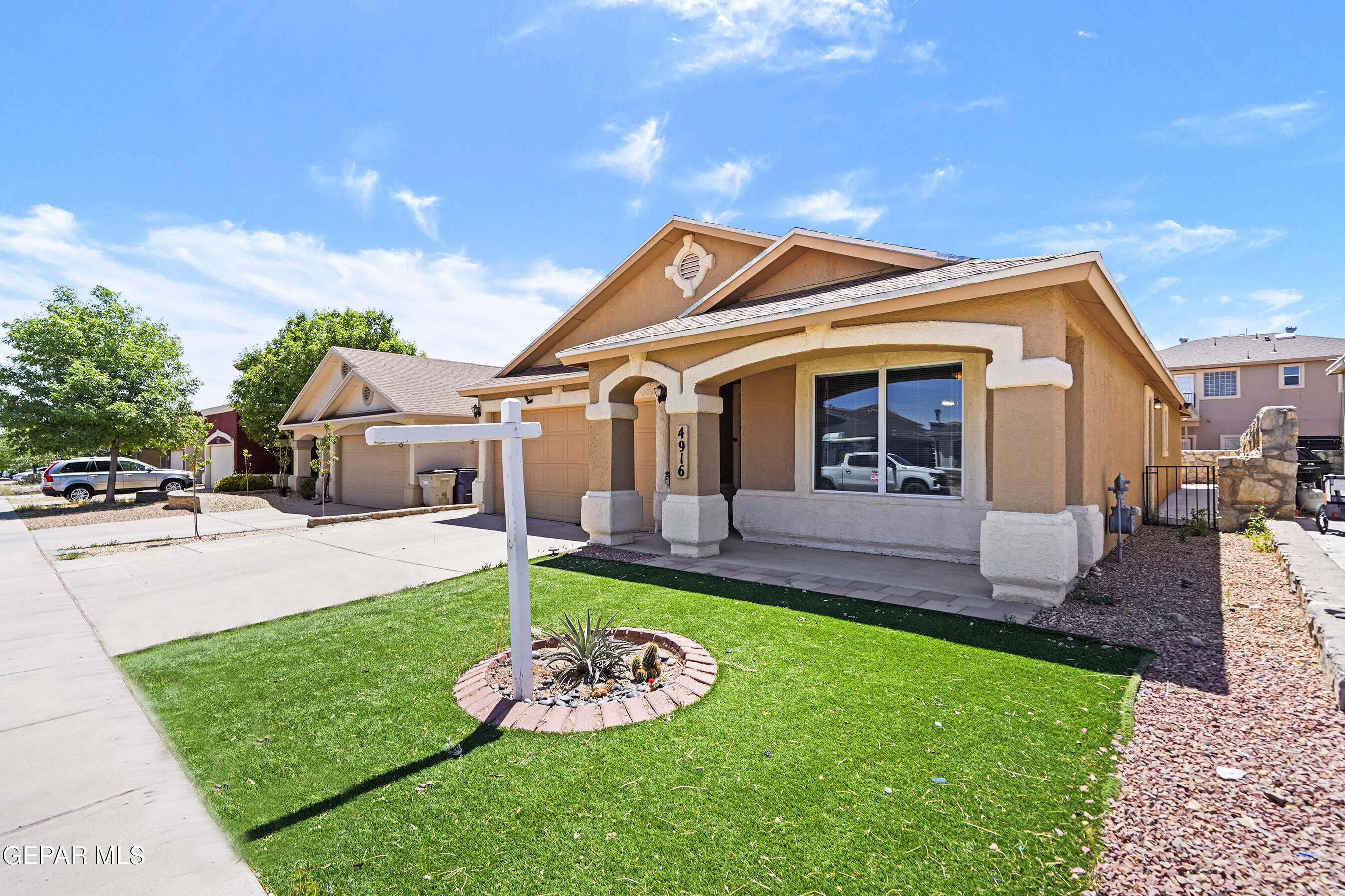 4916 GOLD RANCH Avenue