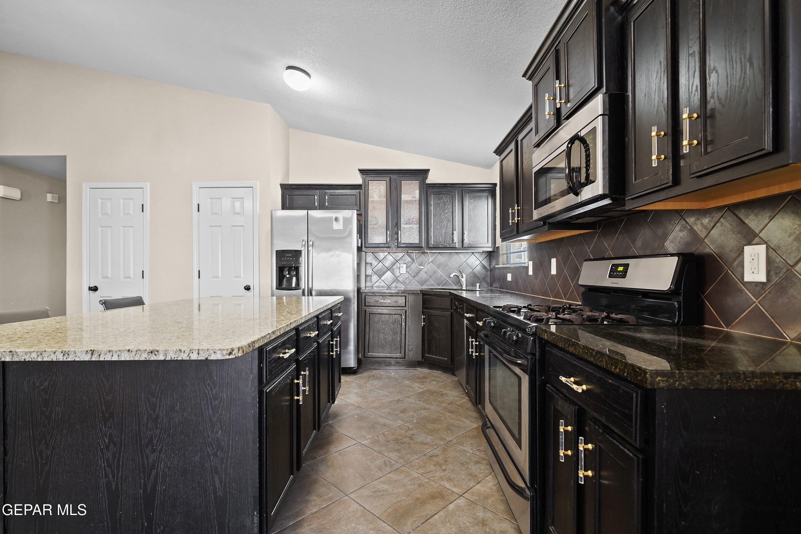 4916 GOLD RANCH Avenue